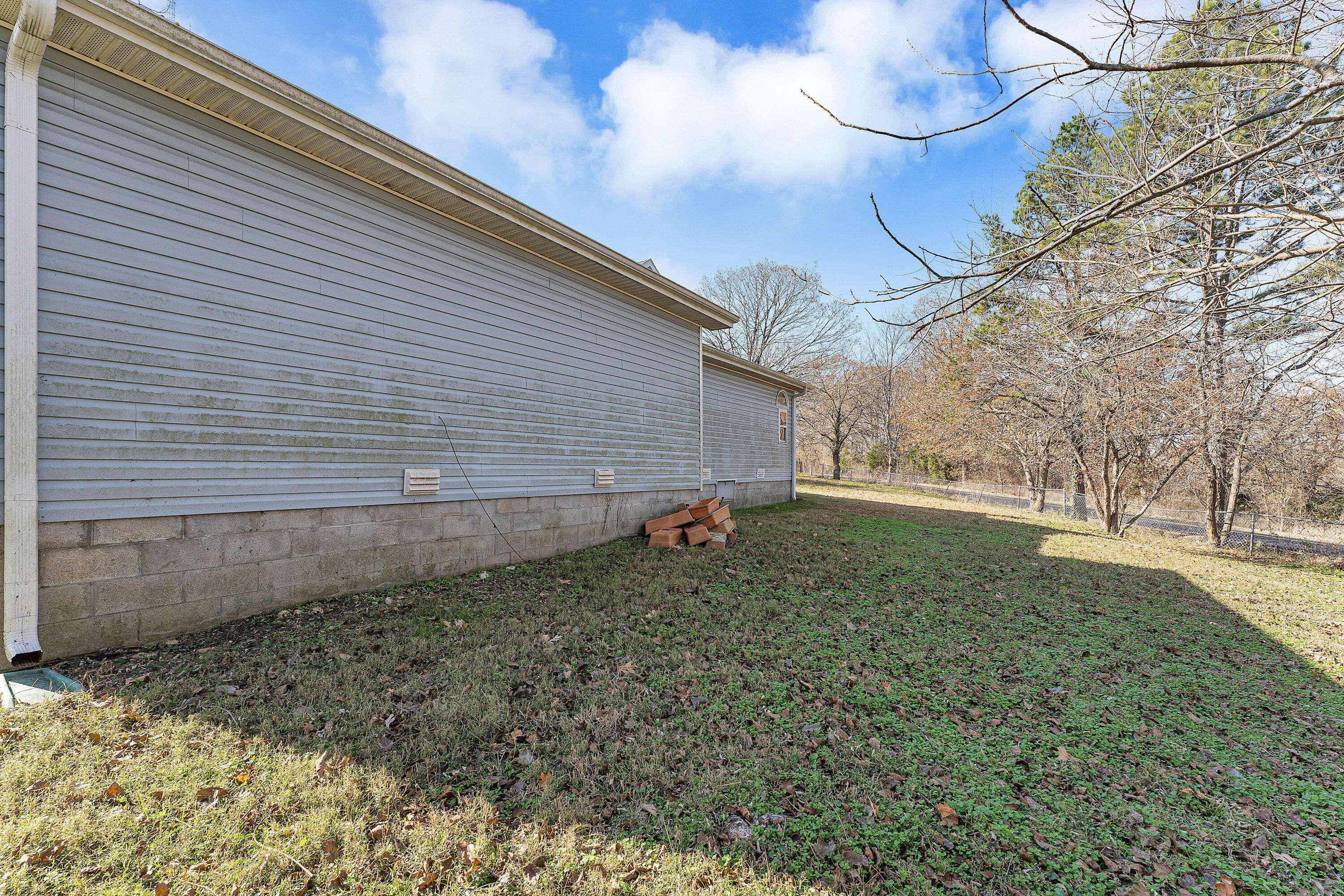 Photo 12 - Residential for sale – 5040  Highway 5   Hartville, MO