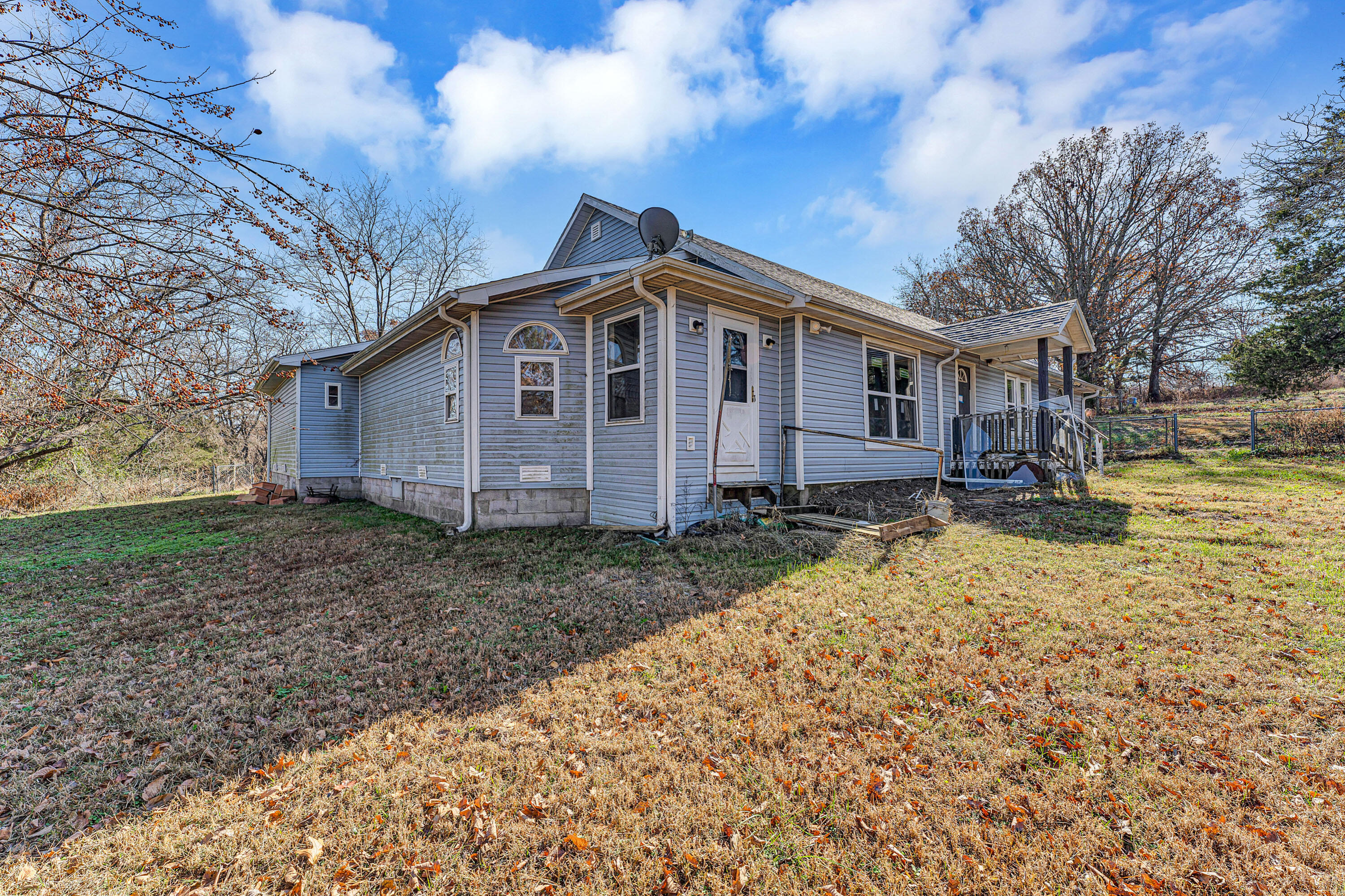 Photo 4 - Residential for sale – 5040  Highway 5   Hartville, MO