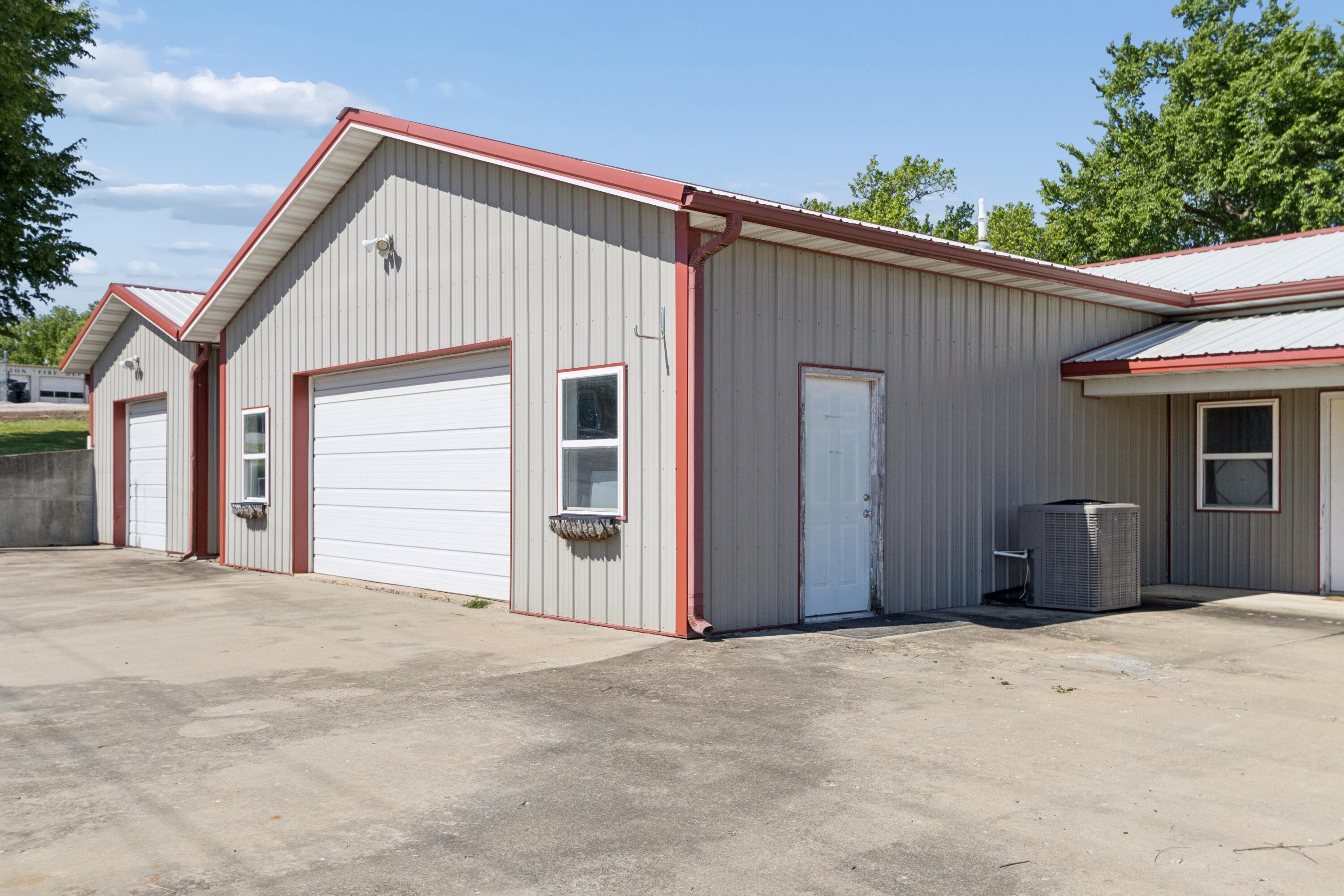 Photo 5 - Commercial Sale for sale – 101 S High Street  Stockton, MO