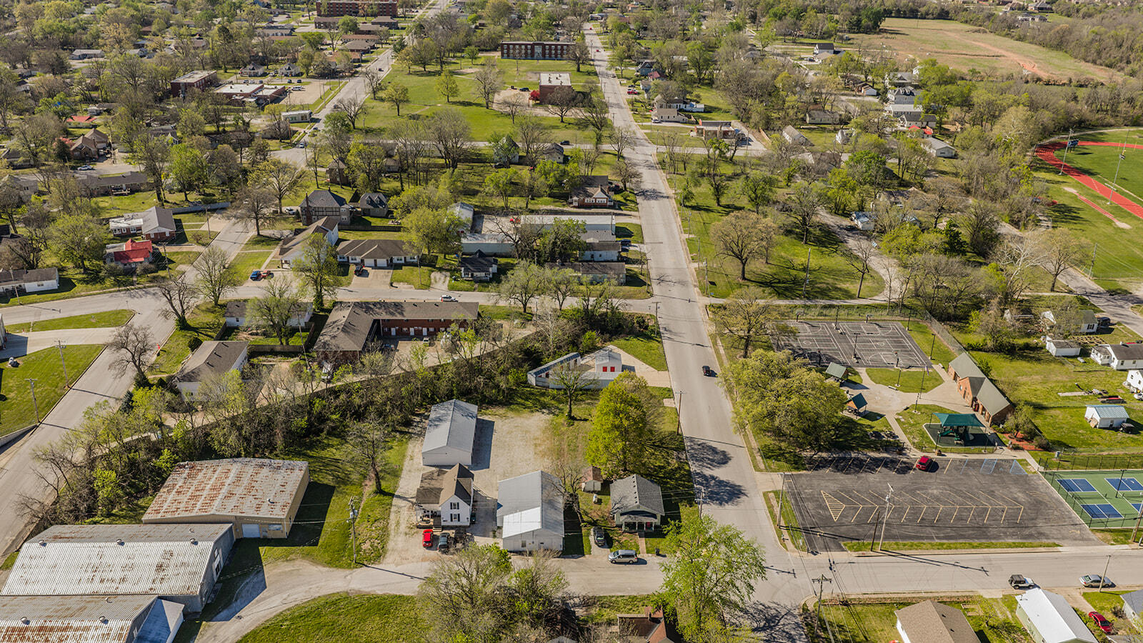Photo 14 - Commercial Sale for sale – 322 W Madison Street  Bolivar, MO