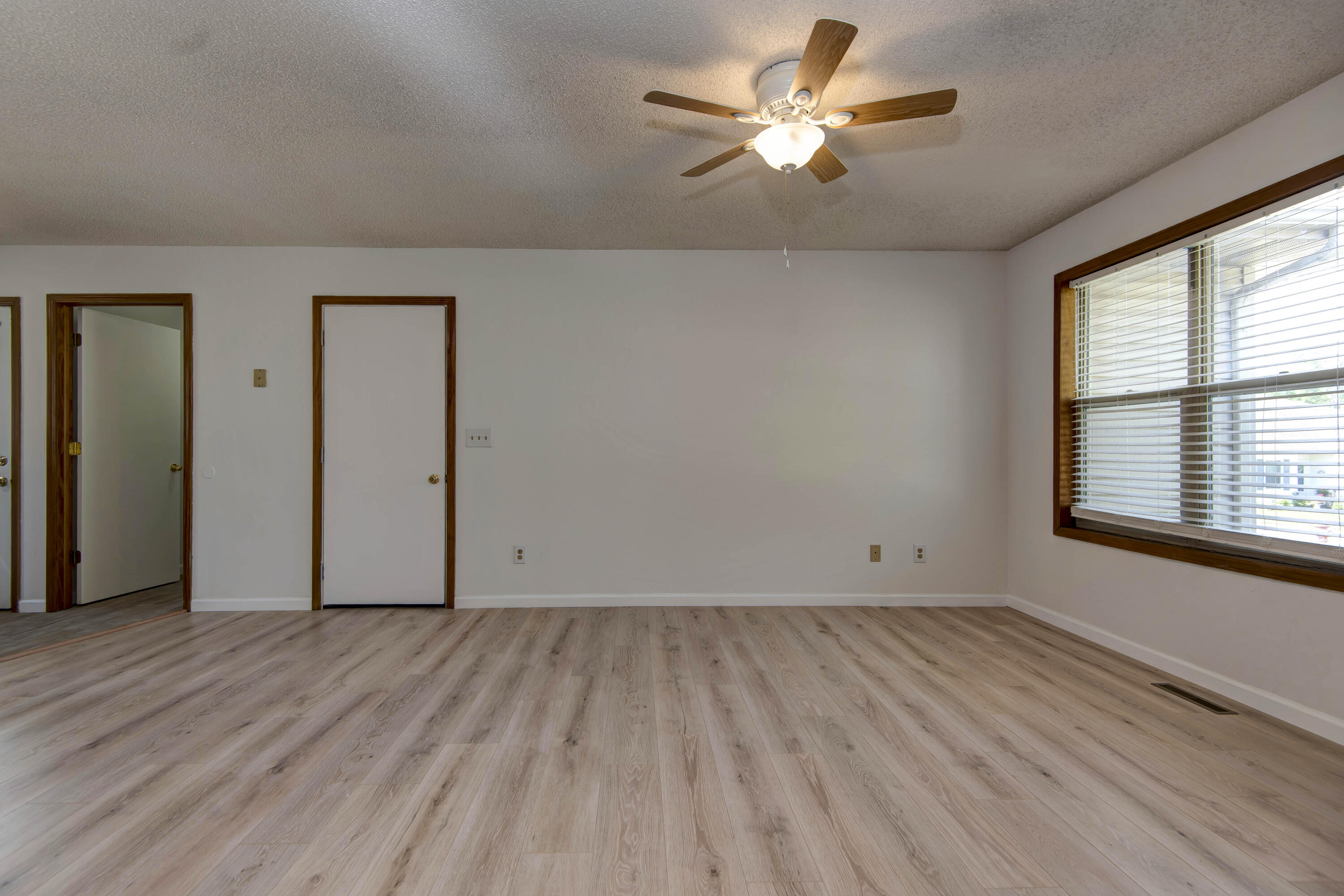 Photo 8 - Residential for sale – 1421 W Rainey Street  Ozark, MO