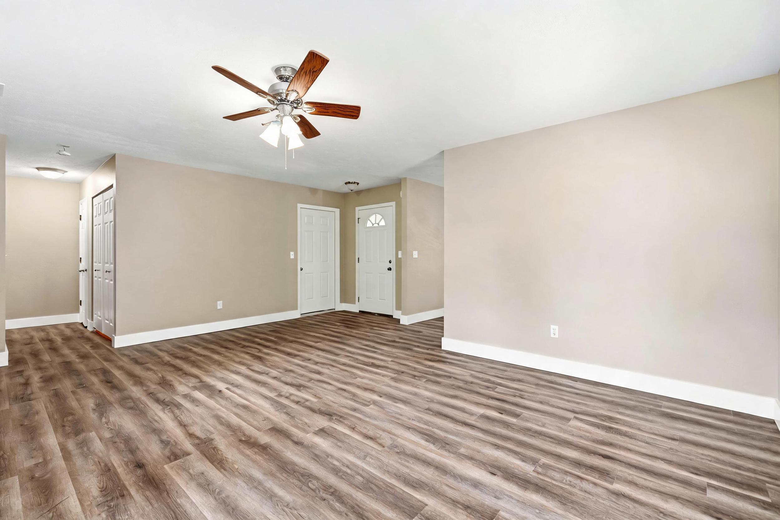 Photo 8 - Residential for sale – 307  Hickory Street  Rockaway Beach, MO