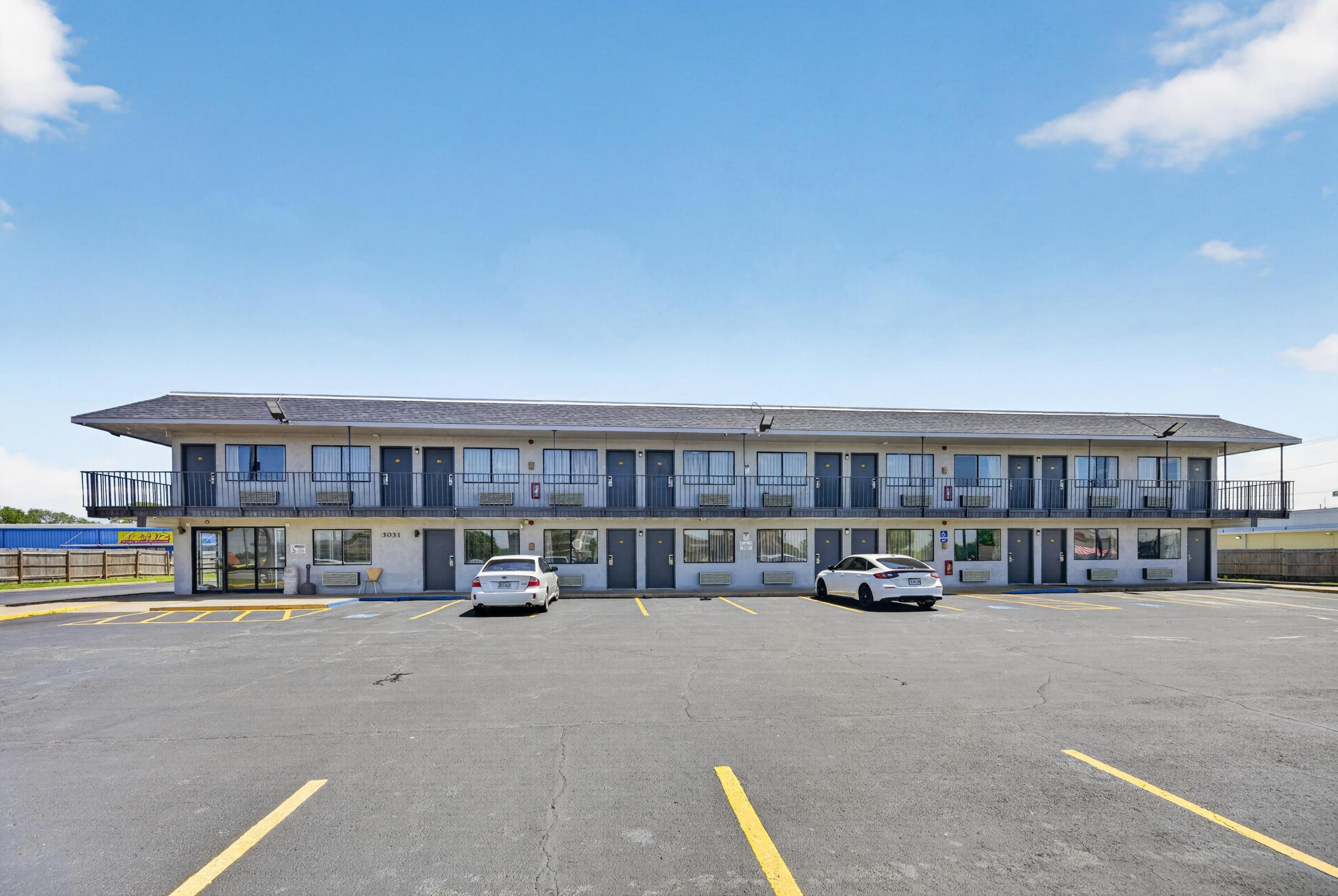 Photo 3 - Commercial Sale for sale – 3031 S Rangeline Road  Joplin, MO