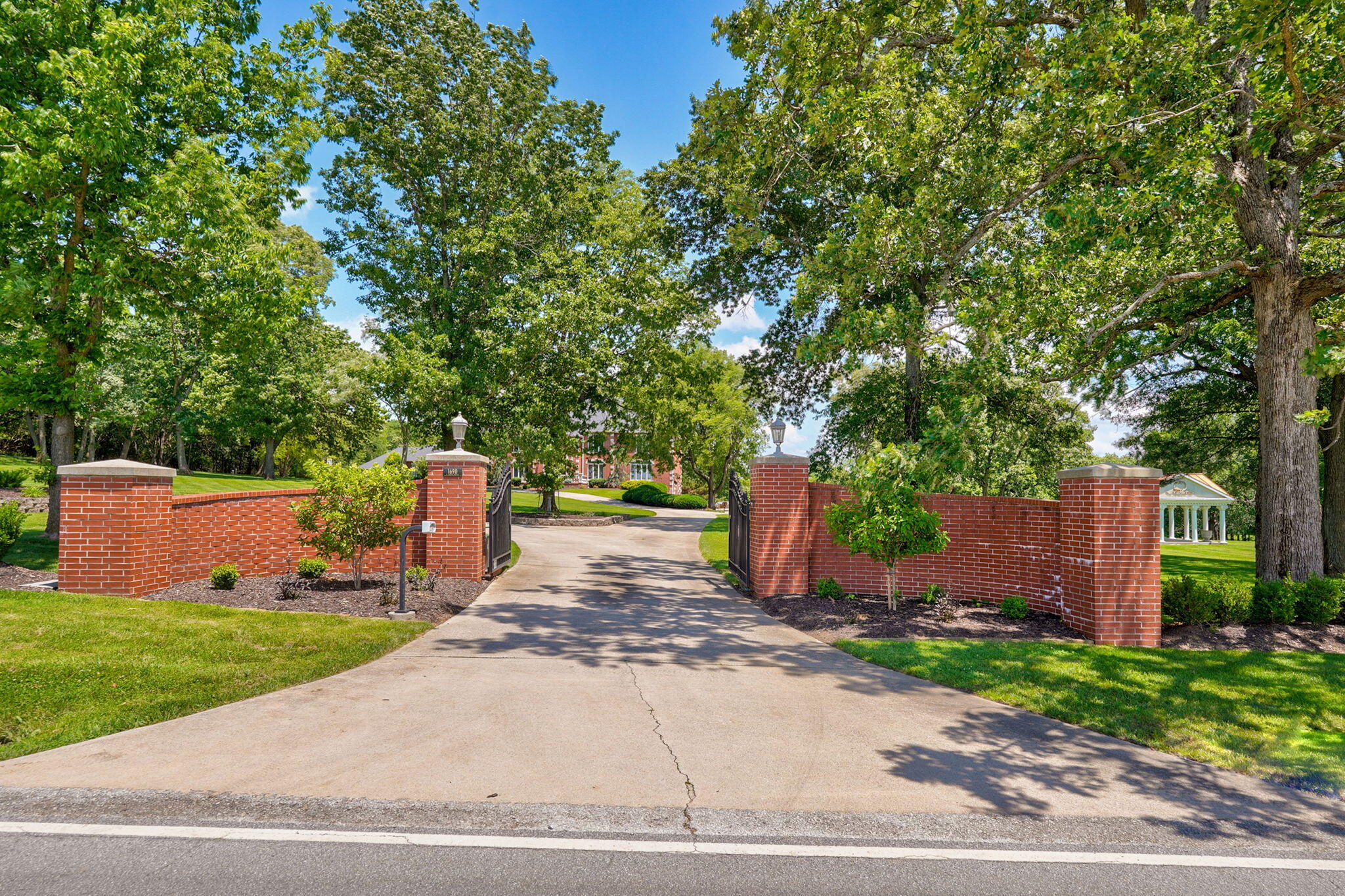 Photo 9 - Residential for sale – 1690 S Royal Drive  Springfield, MO