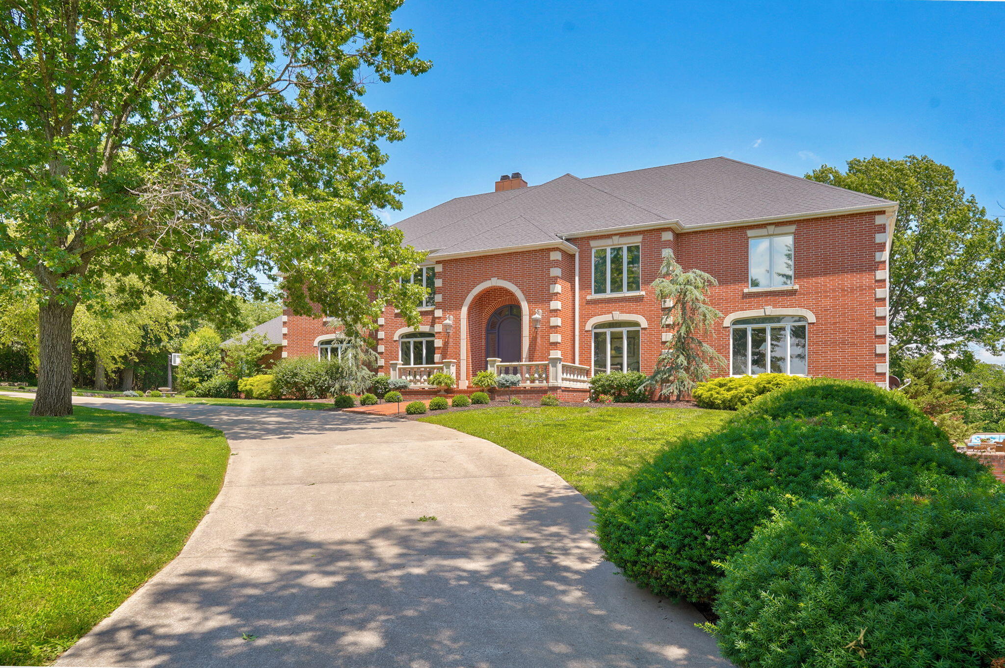 Photo 5 - Residential for sale – 1690 S Royal Drive  Springfield, MO
