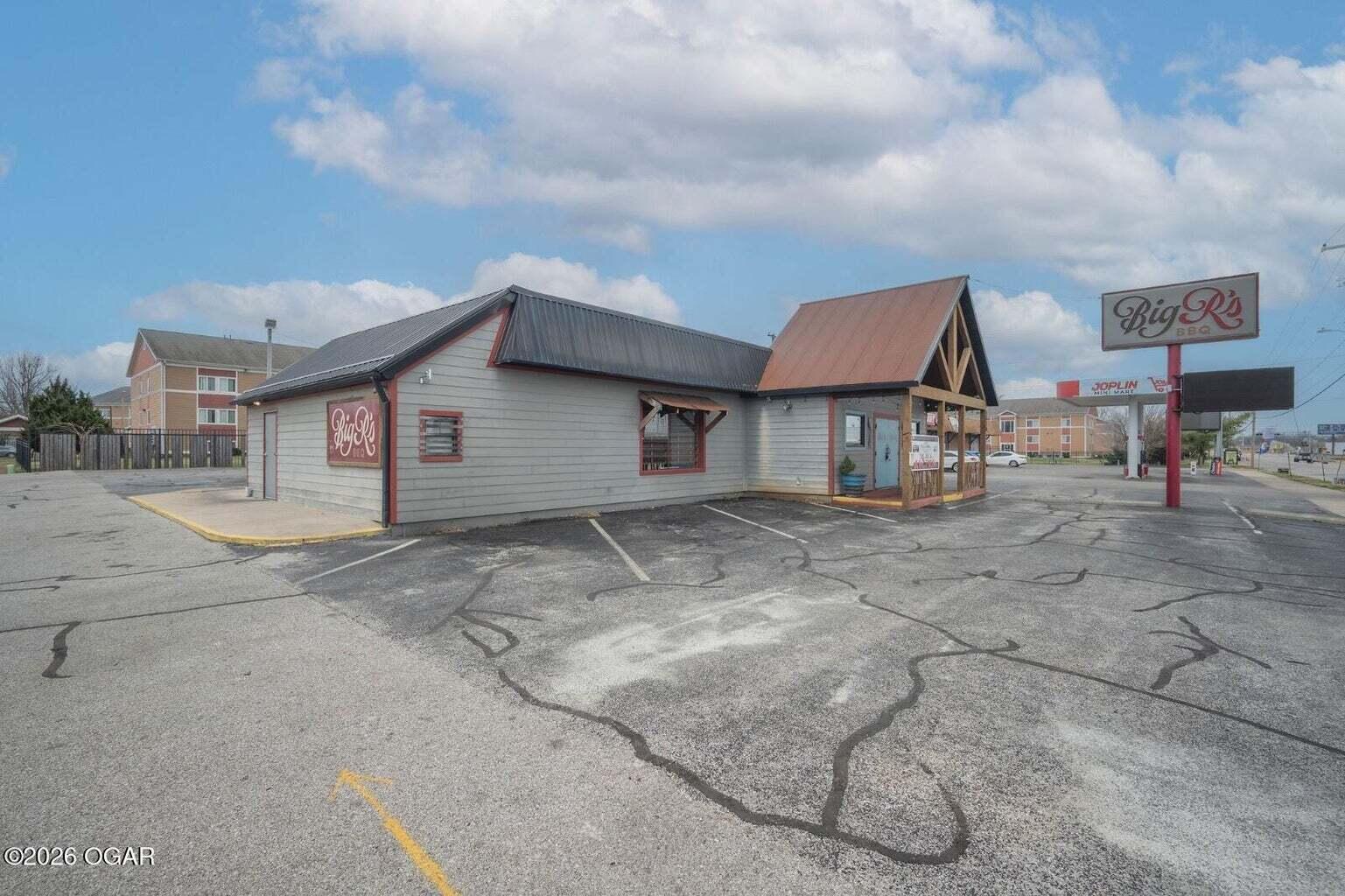 Photo 3 - Commercial Sale for sale – 1220 E 15th Street  Joplin, MO