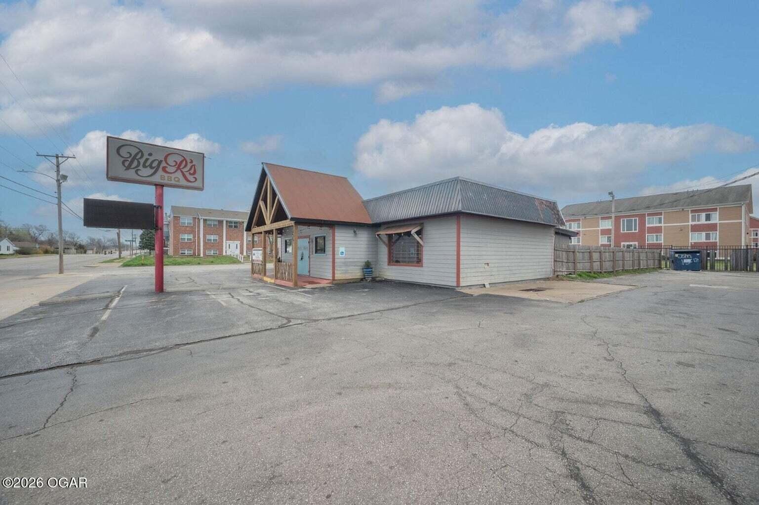 Photo 5 - Commercial Sale for sale – 1220 E 15th Street  Joplin, MO