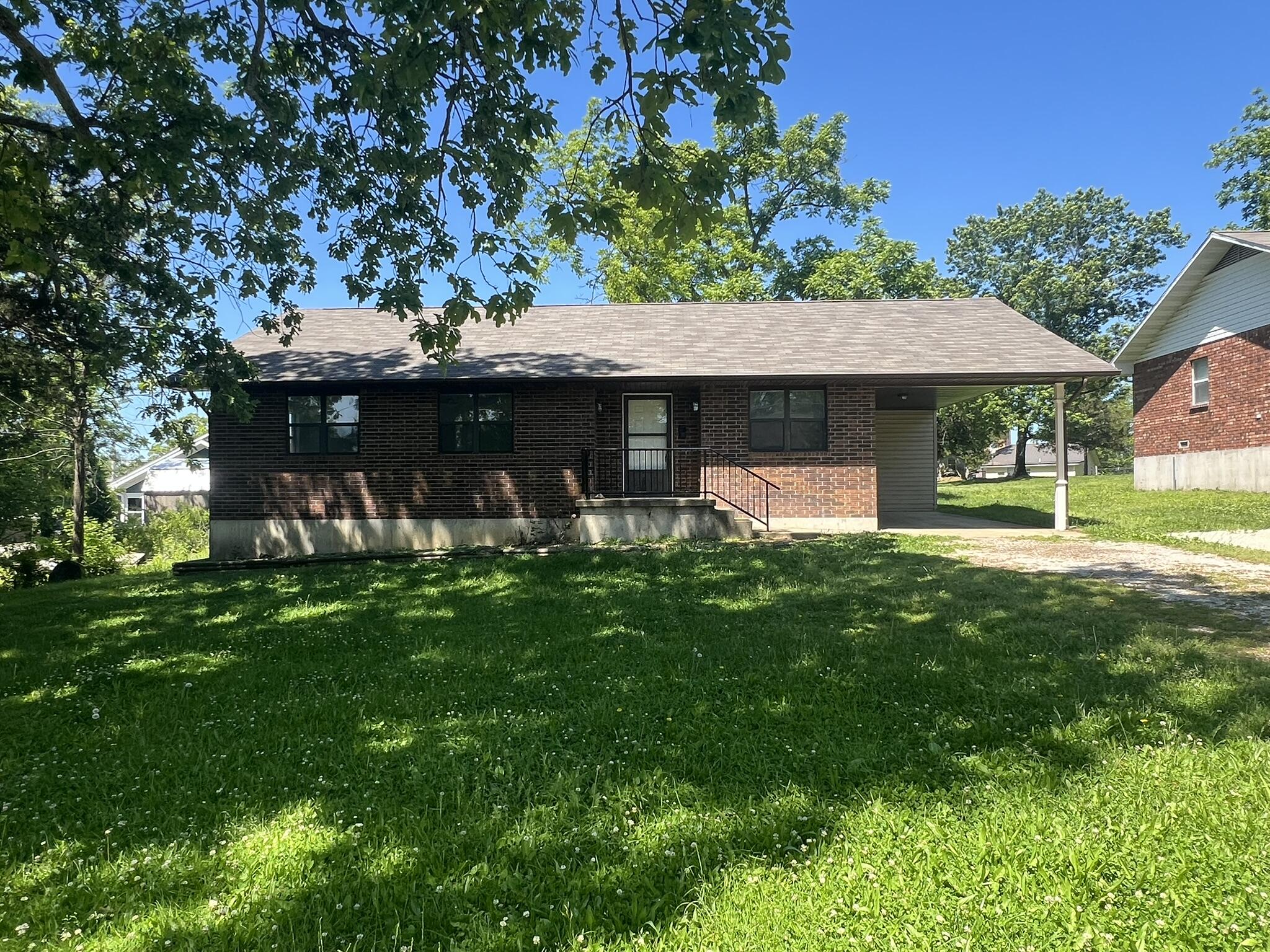 Residential for sale – 505 N Grand Street  Willow Springs, MO