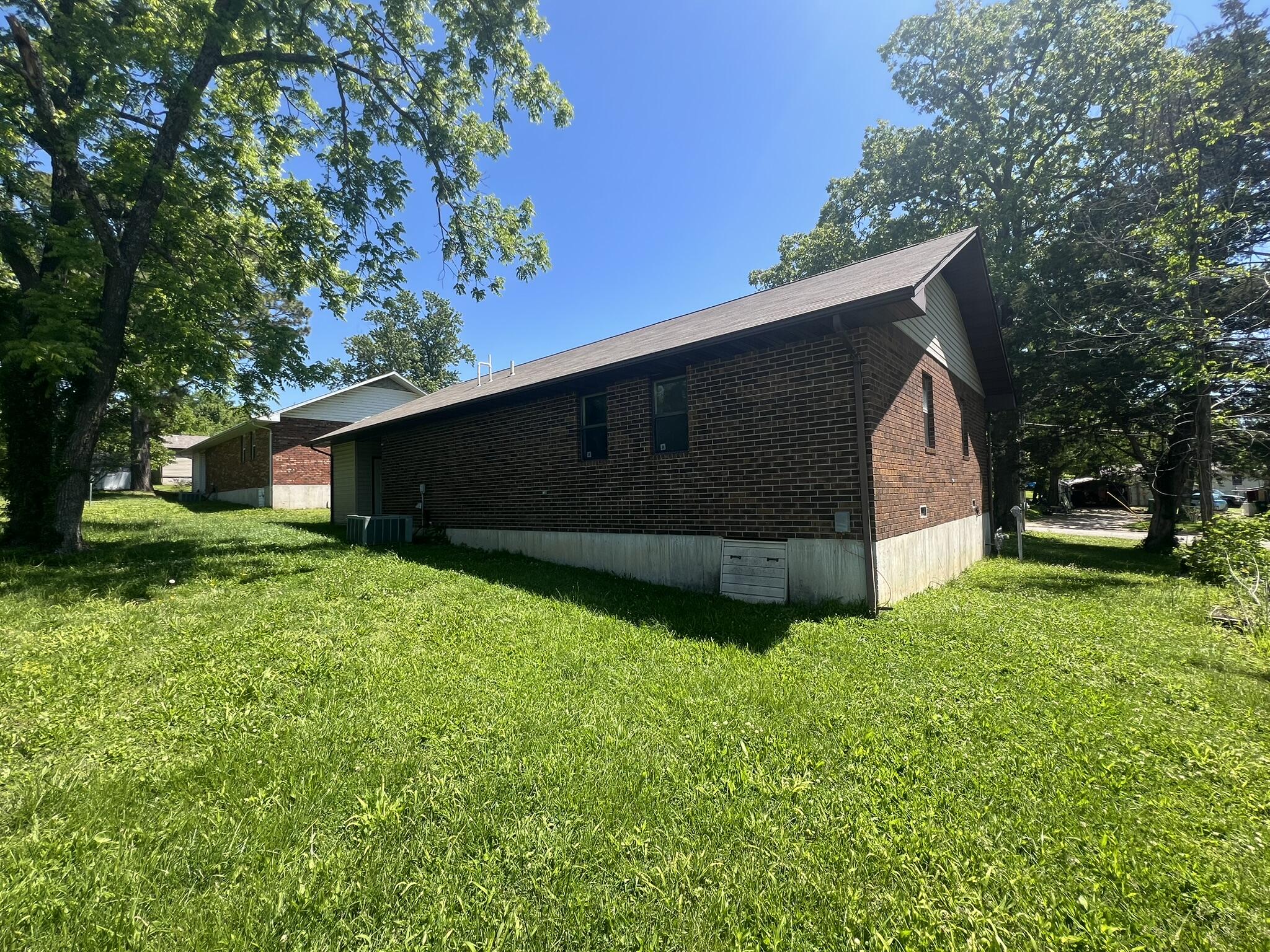Photo 2 - Residential for sale – 505 N Grand Street  Willow Springs, MO