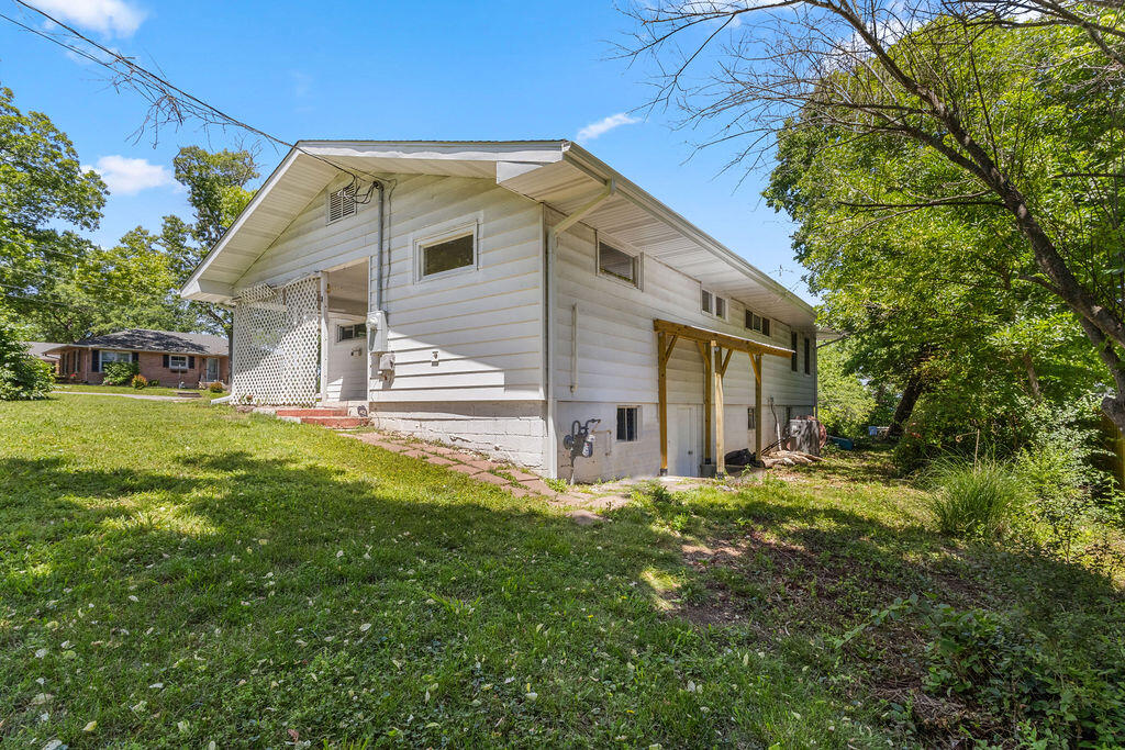 Photo 32 - Residential for sale – 218 N 4th Street  Branson, MO