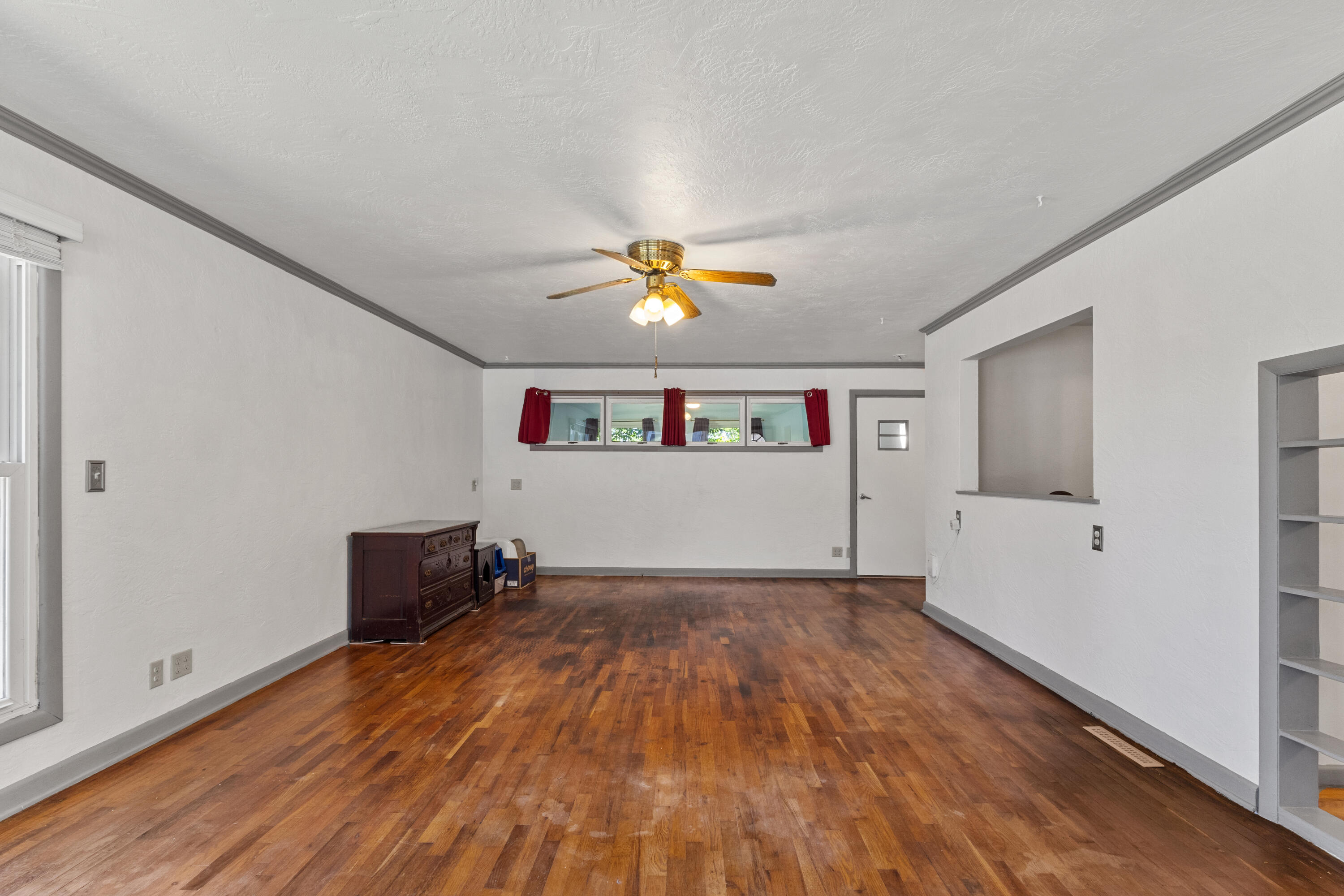 Photo 10 - Residential for sale – 218 N 4th Street  Branson, MO