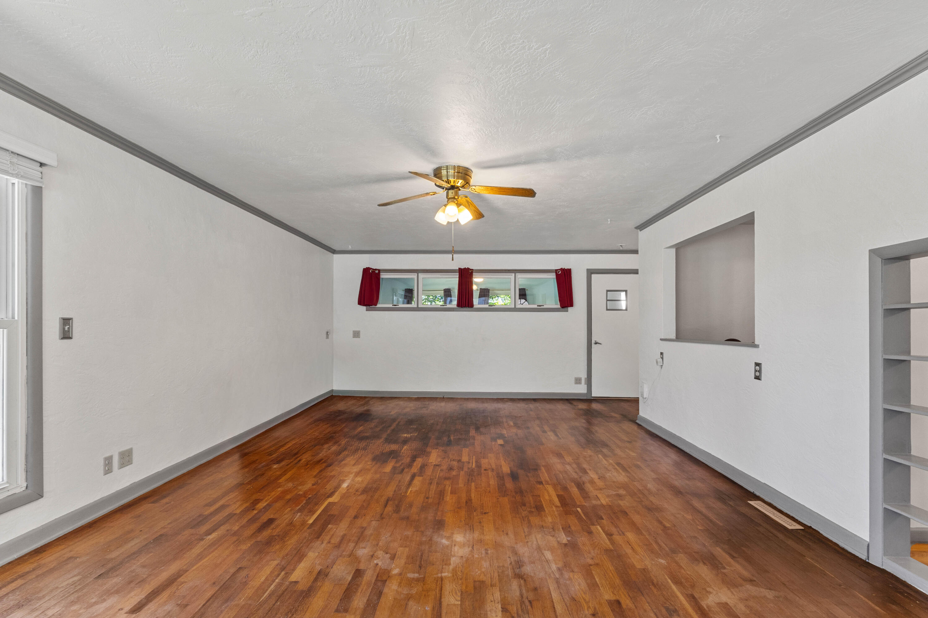 Photo 6 - Residential for sale – 218 N 4th Street  Branson, MO