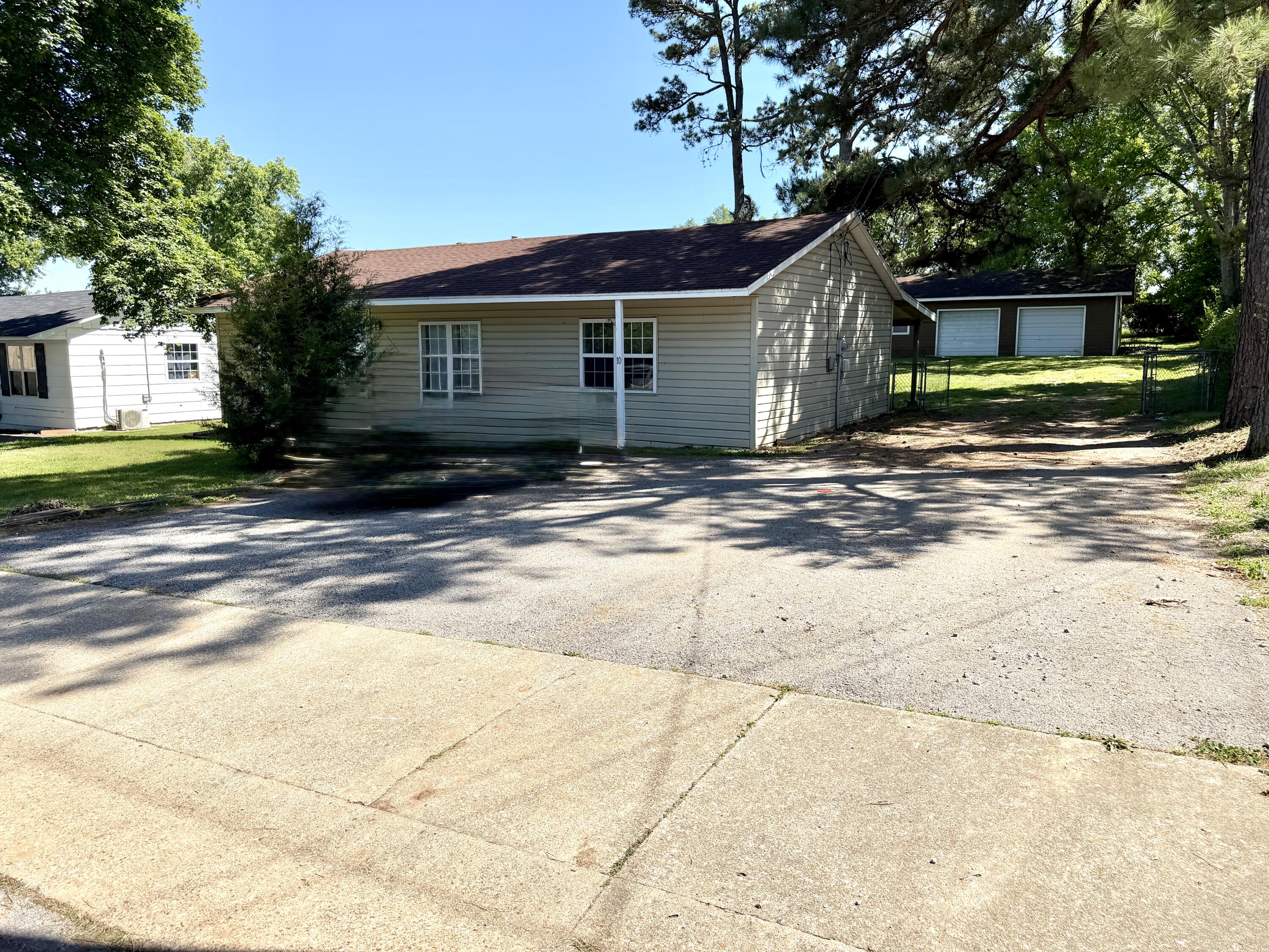 Photo 5 - Residential for sale – 10  Burgoyne Drive  West Plains, MO