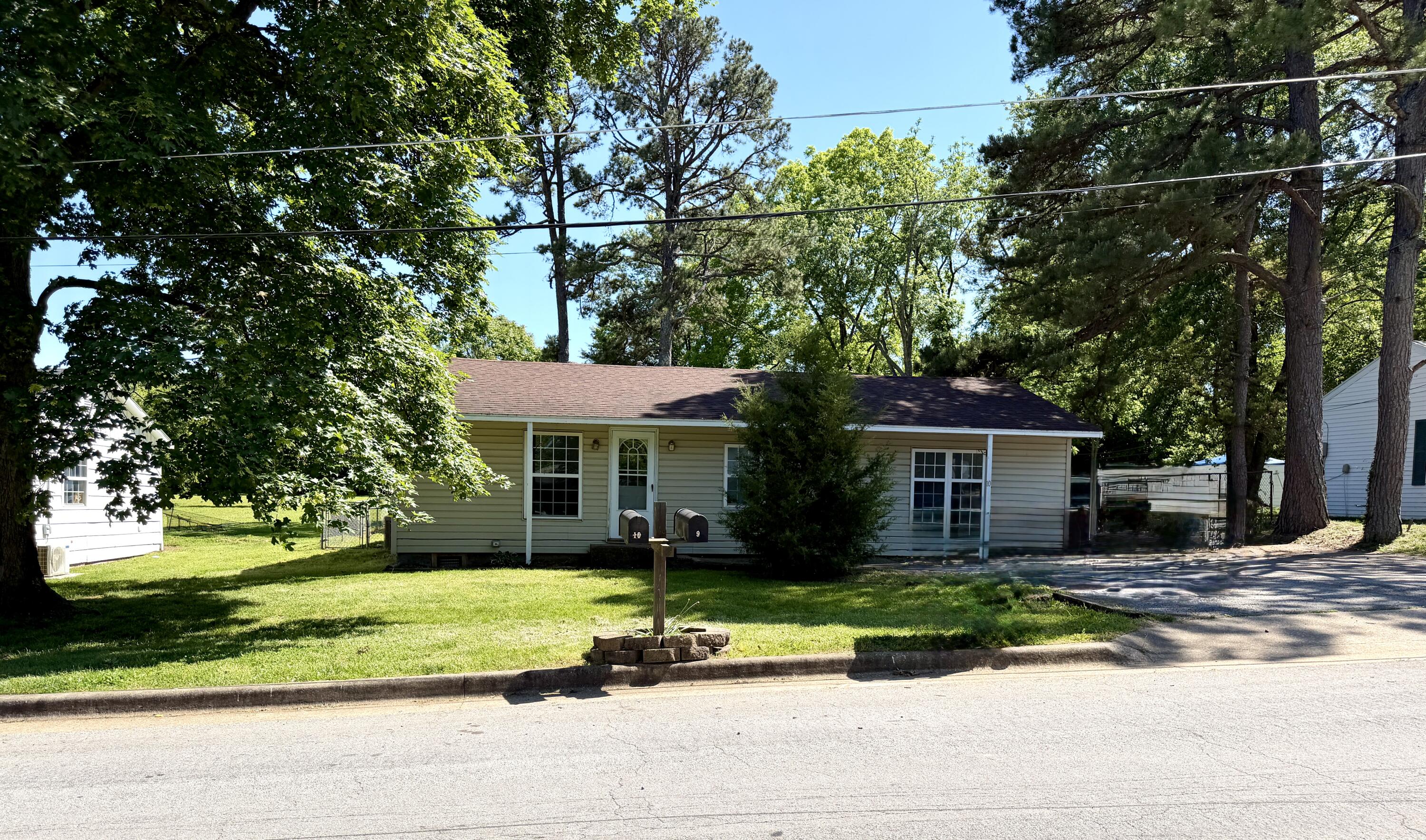 Photo 3 - Residential for sale – 10  Burgoyne Drive  West Plains, MO