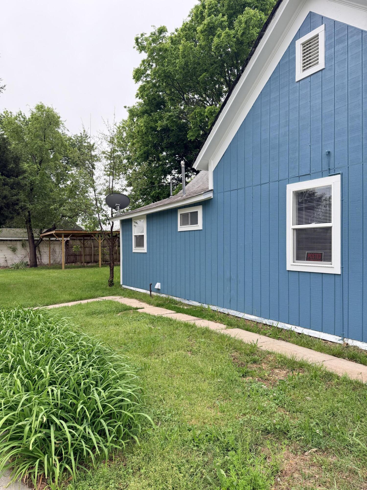 Photo 10 - Residential for sale – 141 E Daugherty Street  Carterville, MO