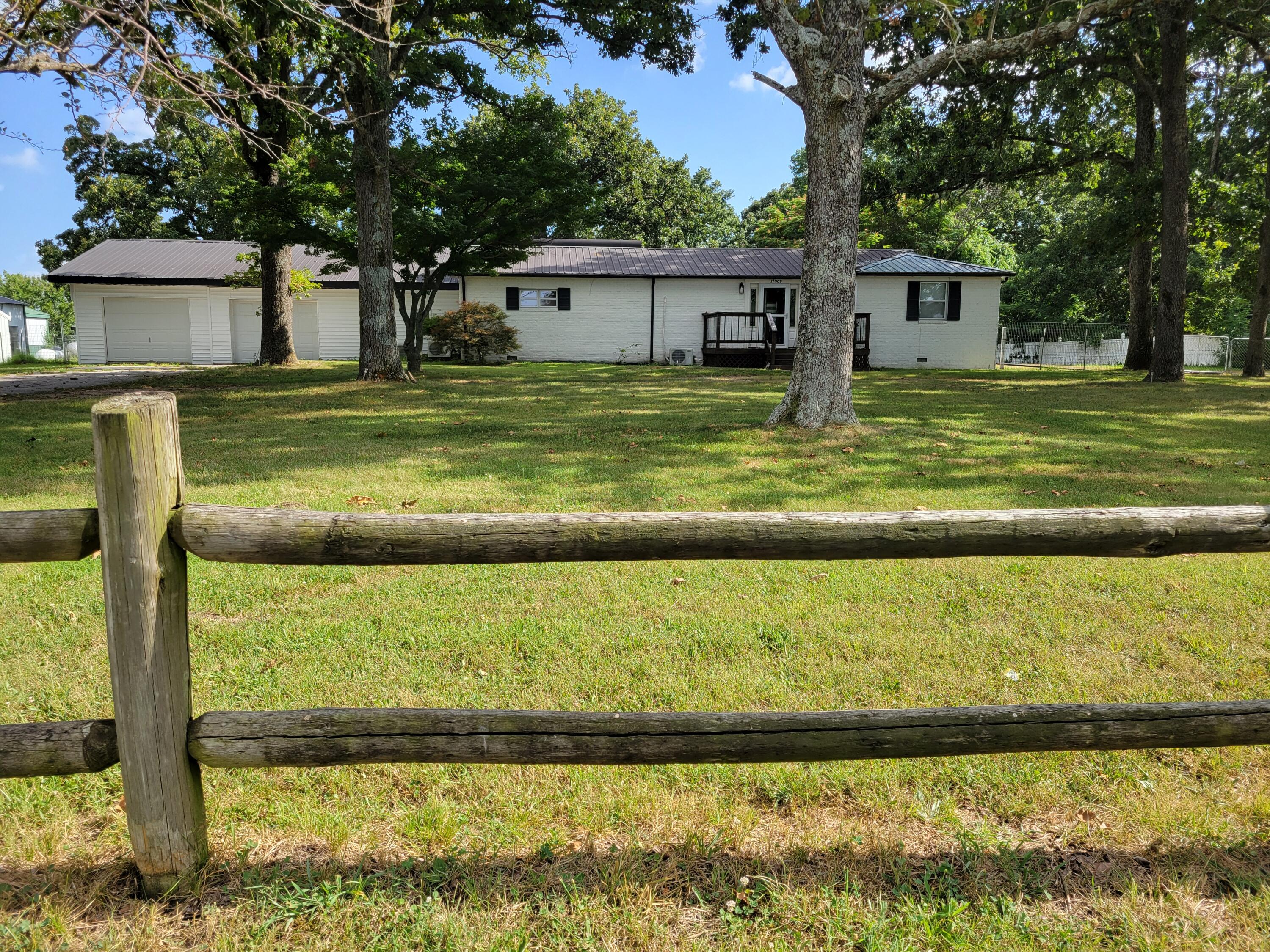 Photo 2 - Residential for sale – 17909  Locust Road  Neosho, MO