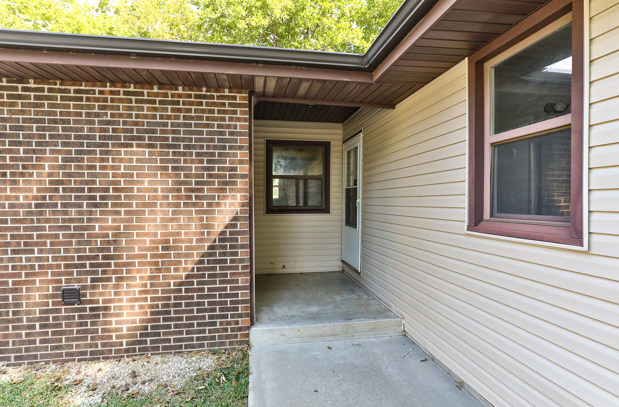 Photo 3 - Residential for sale – 2117 W Northwood Street  Bolivar, MO