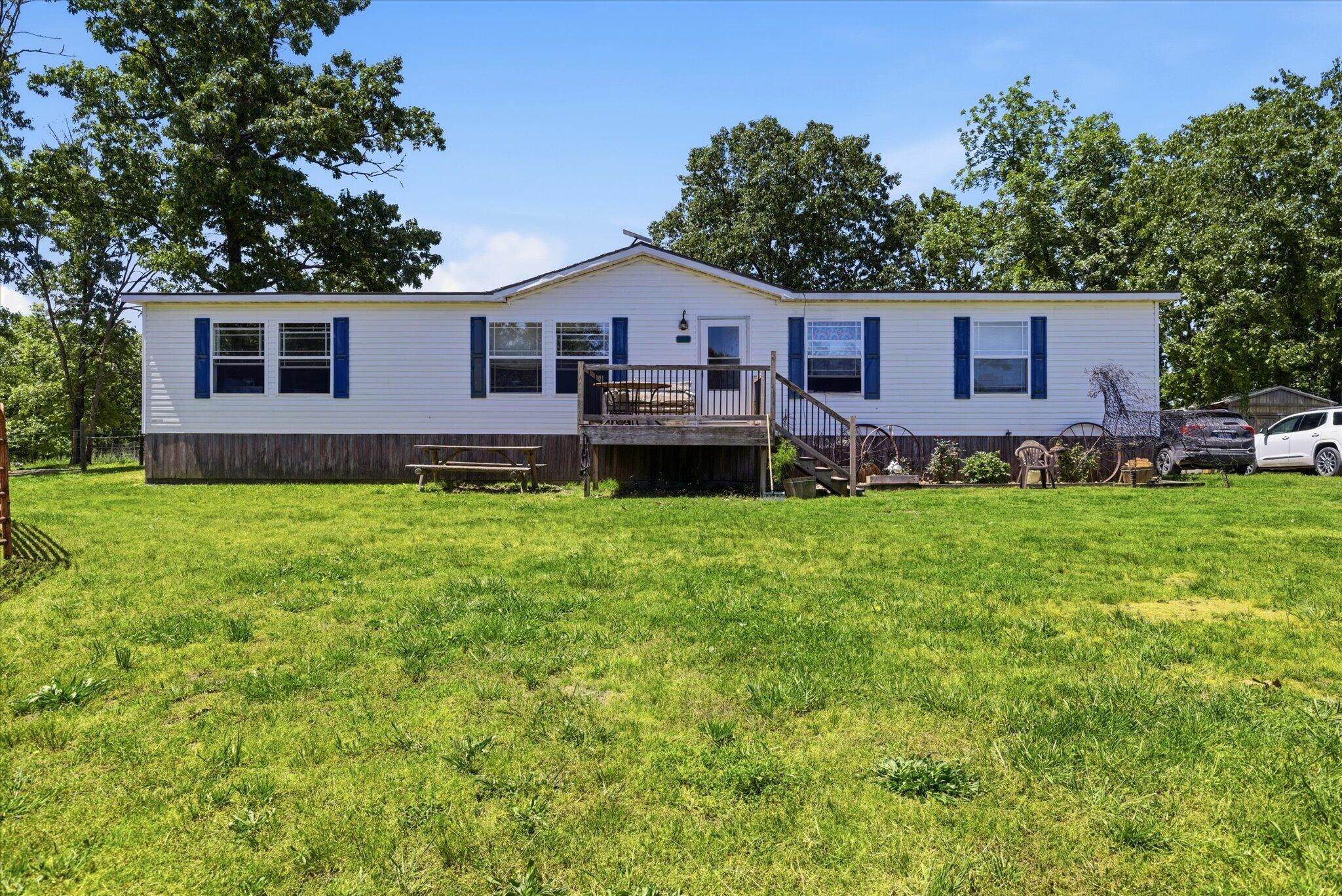 Residential for sale – 15511  Co Road  Macomb, MO