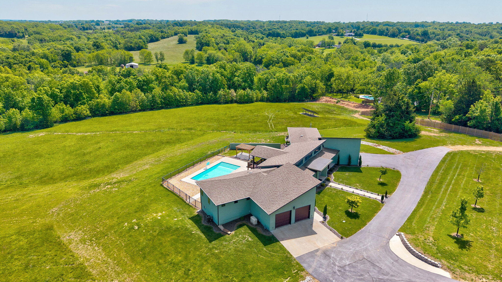 Photo 9 - Residential for sale – 218 S 9th Avenue  Ozark, MO