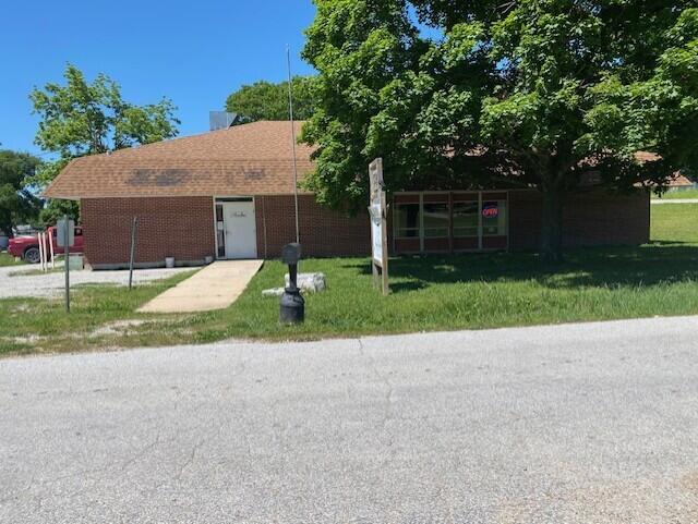 Photo 2 - Commercial Sale for sale – 120 E Newton Street  Mansfield, MO