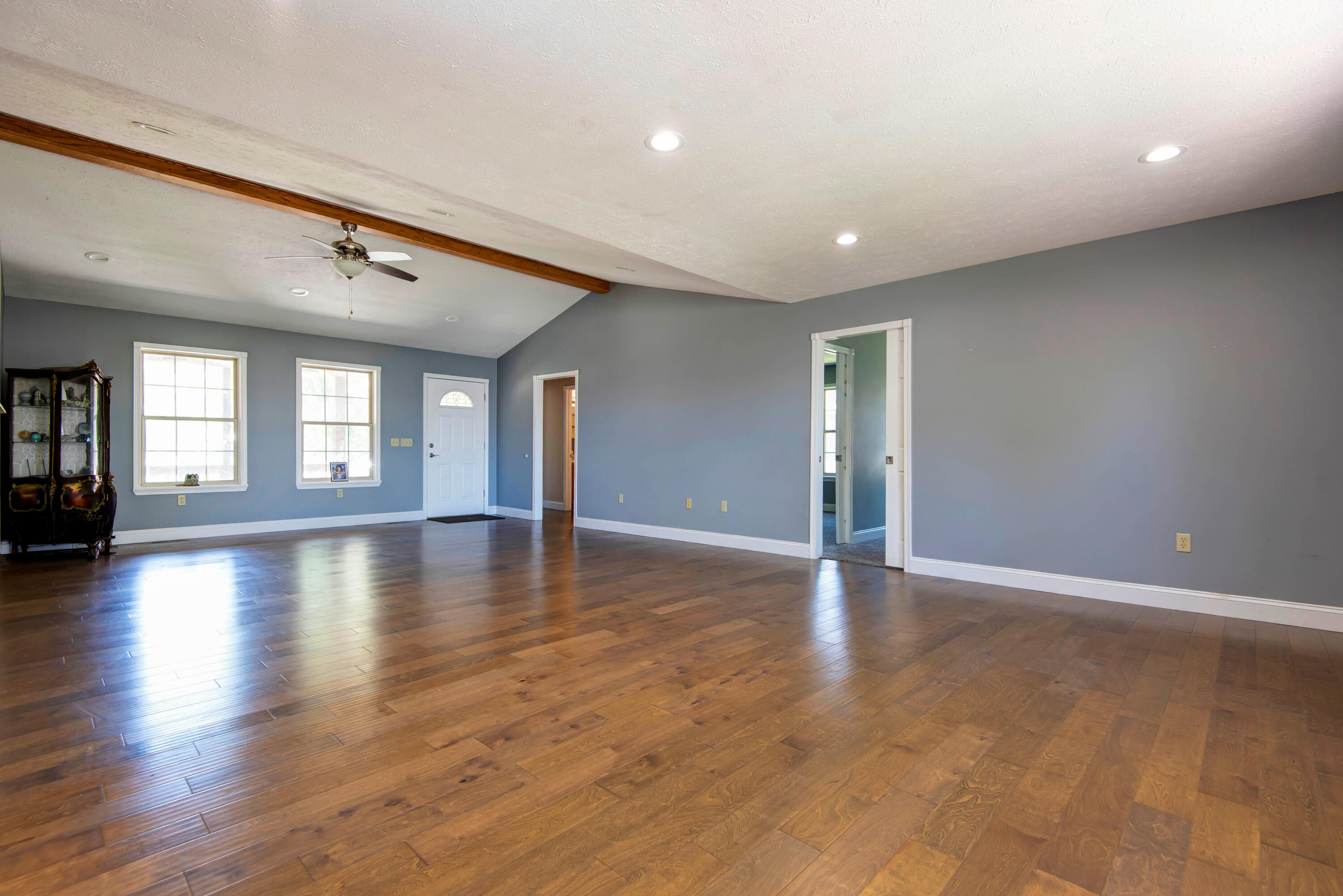 Photo 7 - Residential for sale – 1740 S Village Lane  Bolivar, MO