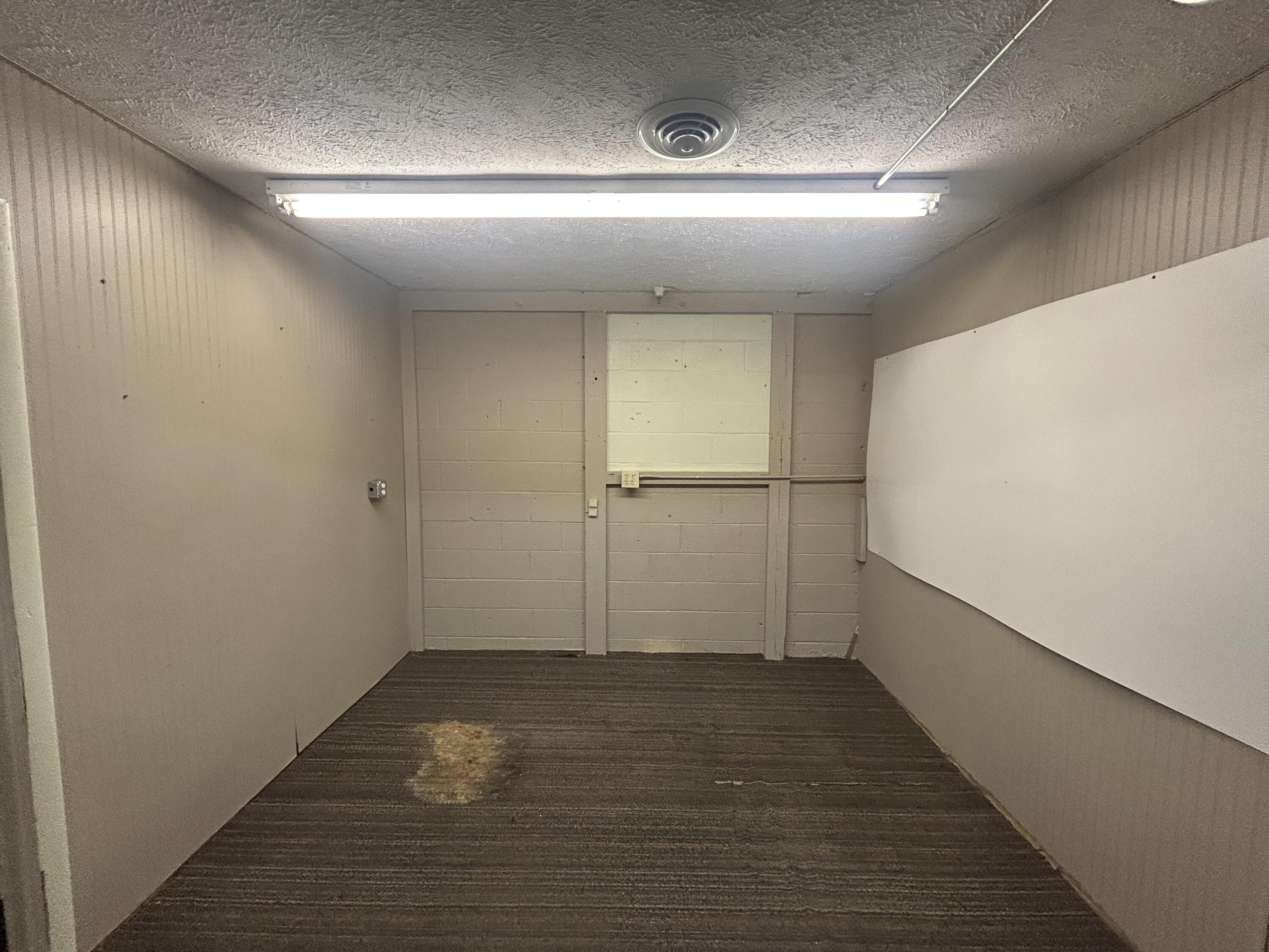 Photo 4 - Commercial Lease for sale – 1877 W Broadway   Bolivar, MO