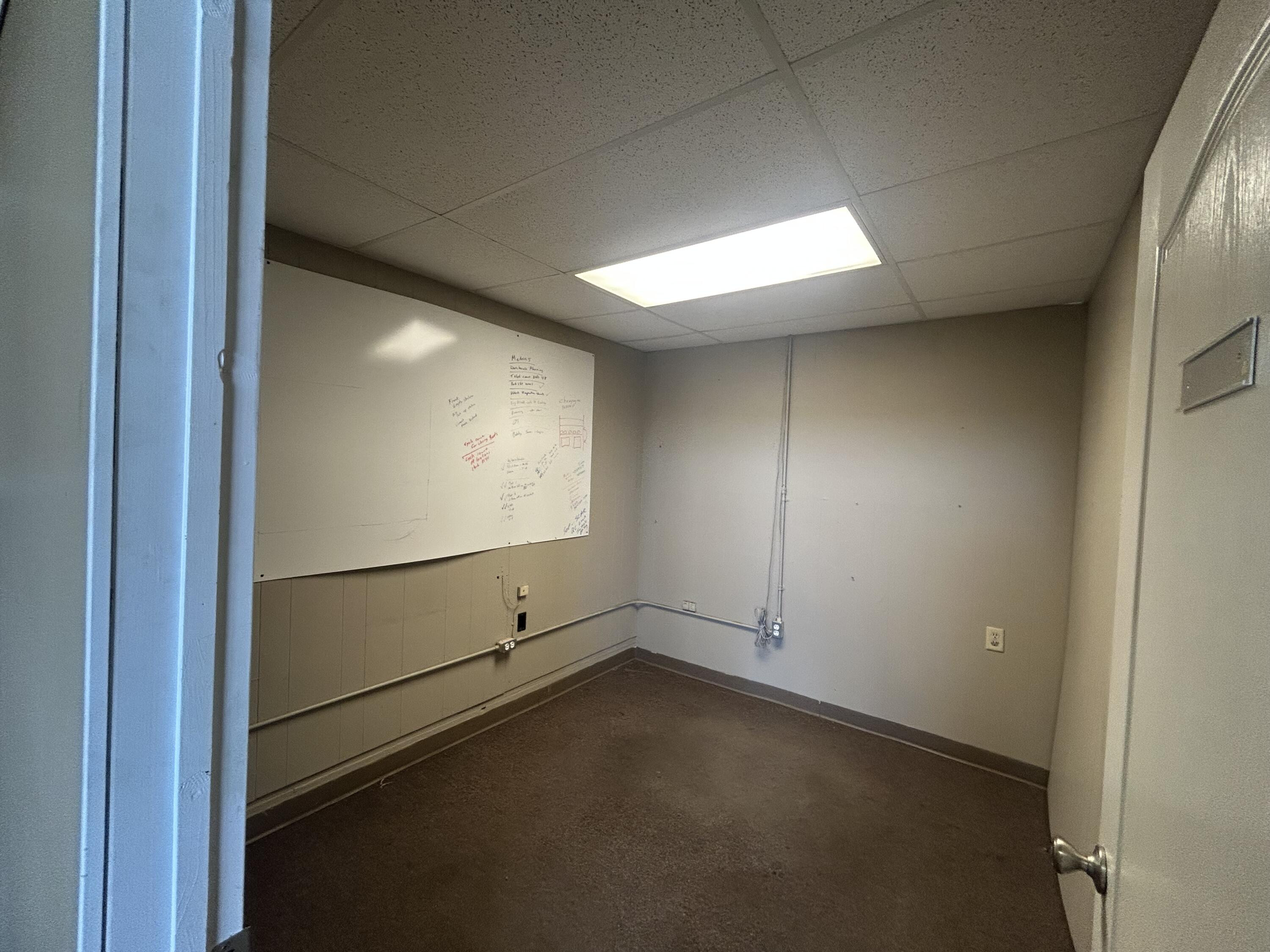 Photo 3 - Commercial Lease for sale – 1877 W Broadway   Bolivar, MO
