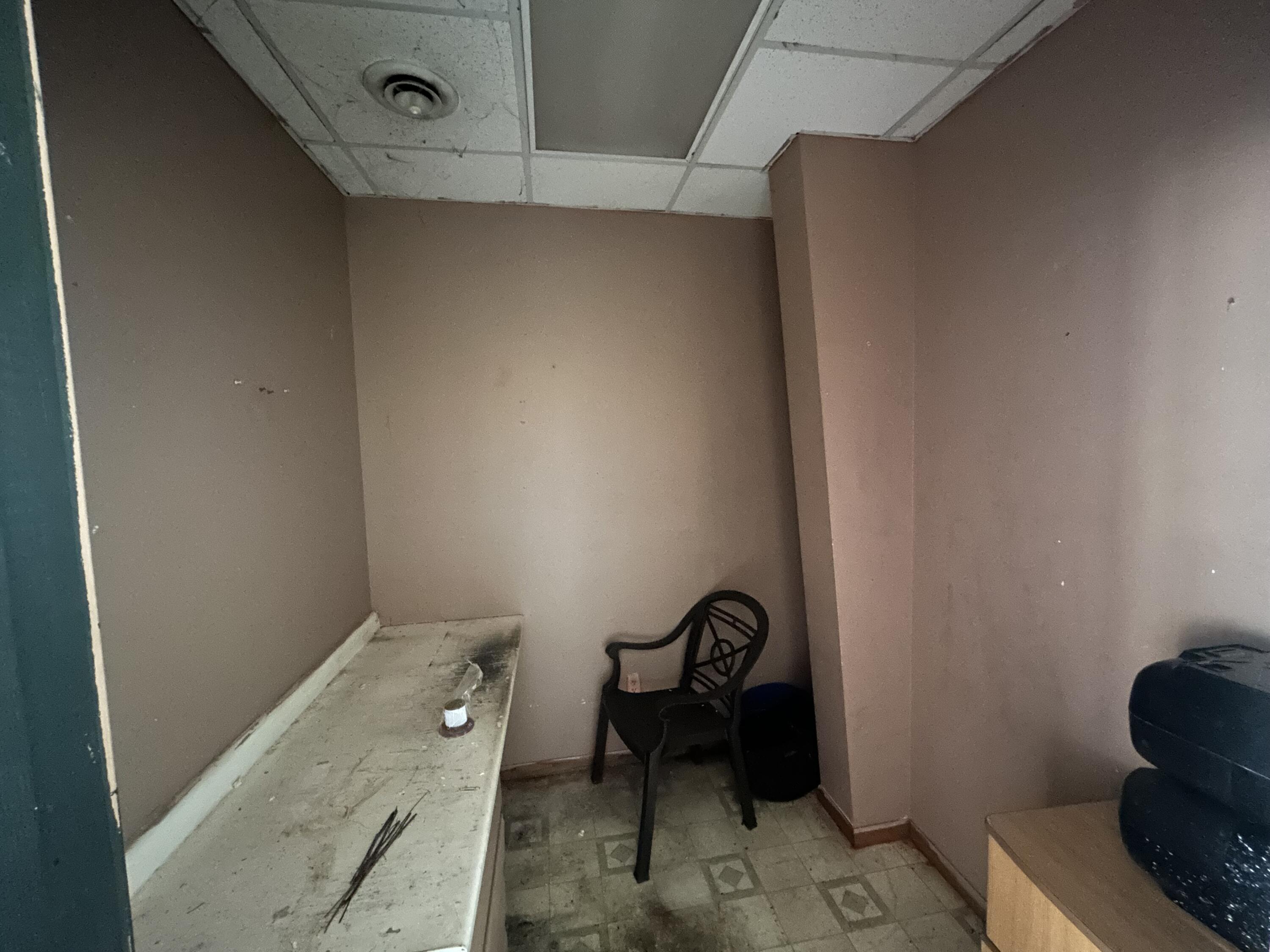 Photo 4 - Commercial Lease for sale – 1913 A W Broadway Street  Bolivar, MO