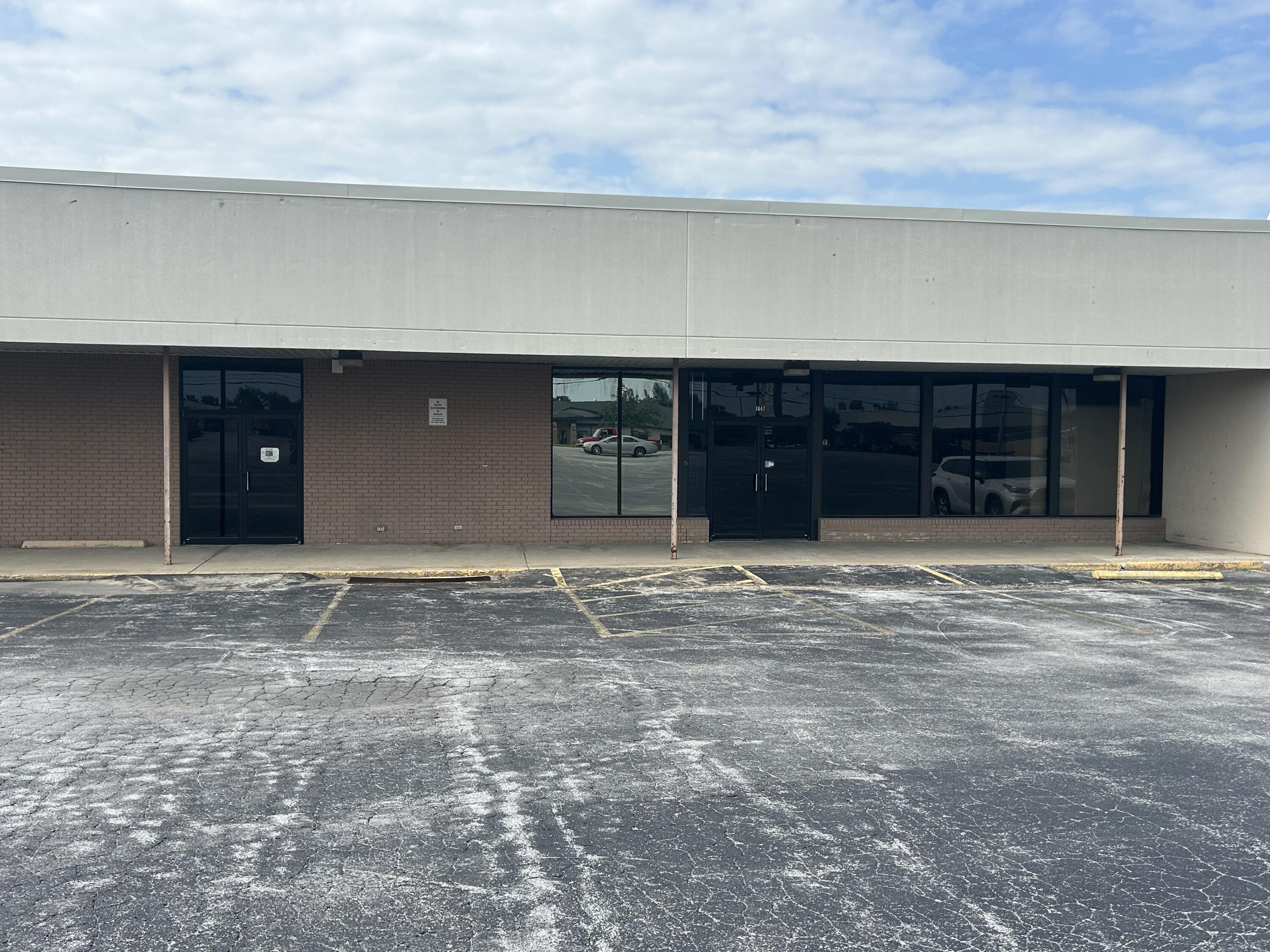 Commercial Lease for sale – 1847 W Broadway Street  Bolivar, MO