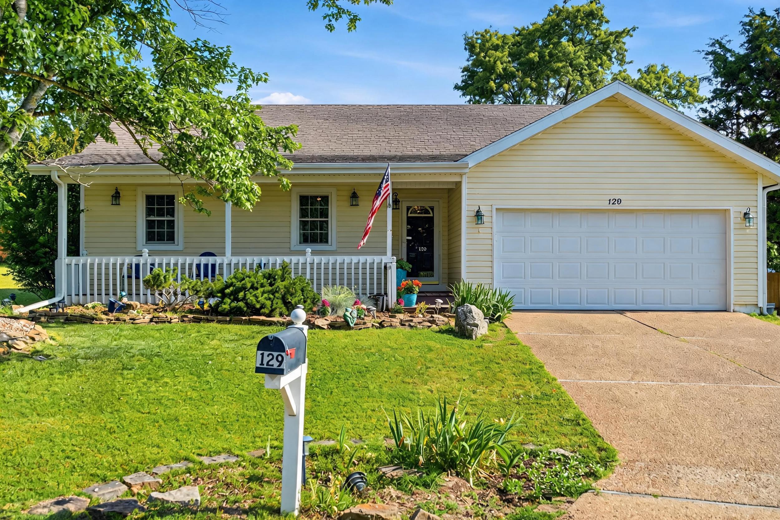 Photo 3 - Residential for sale – 129  Lancashire Drive   Branson, MO