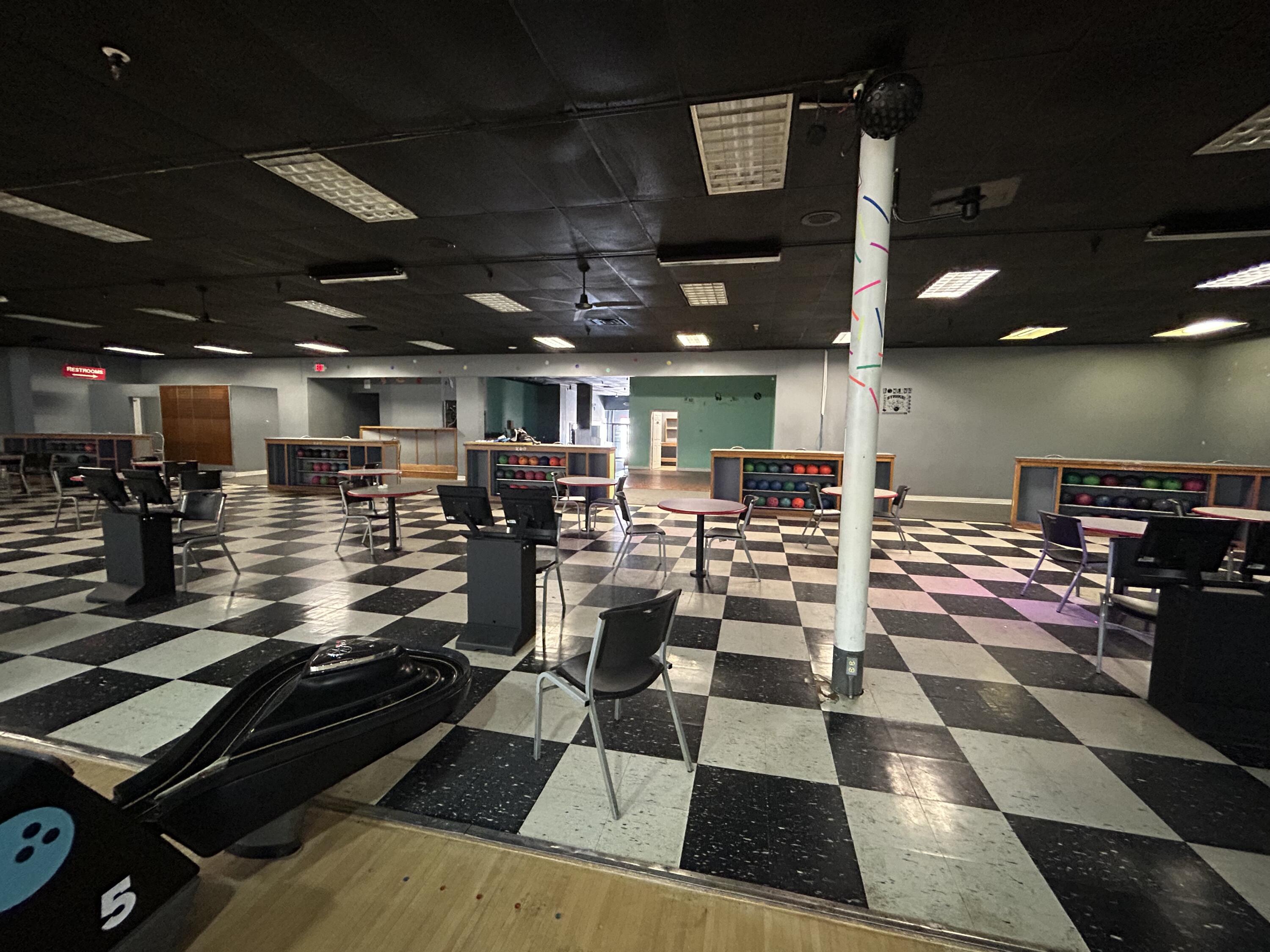 Photo 4 - Commercial Lease for sale – 1827 W Broadway Street  Bolivar, MO