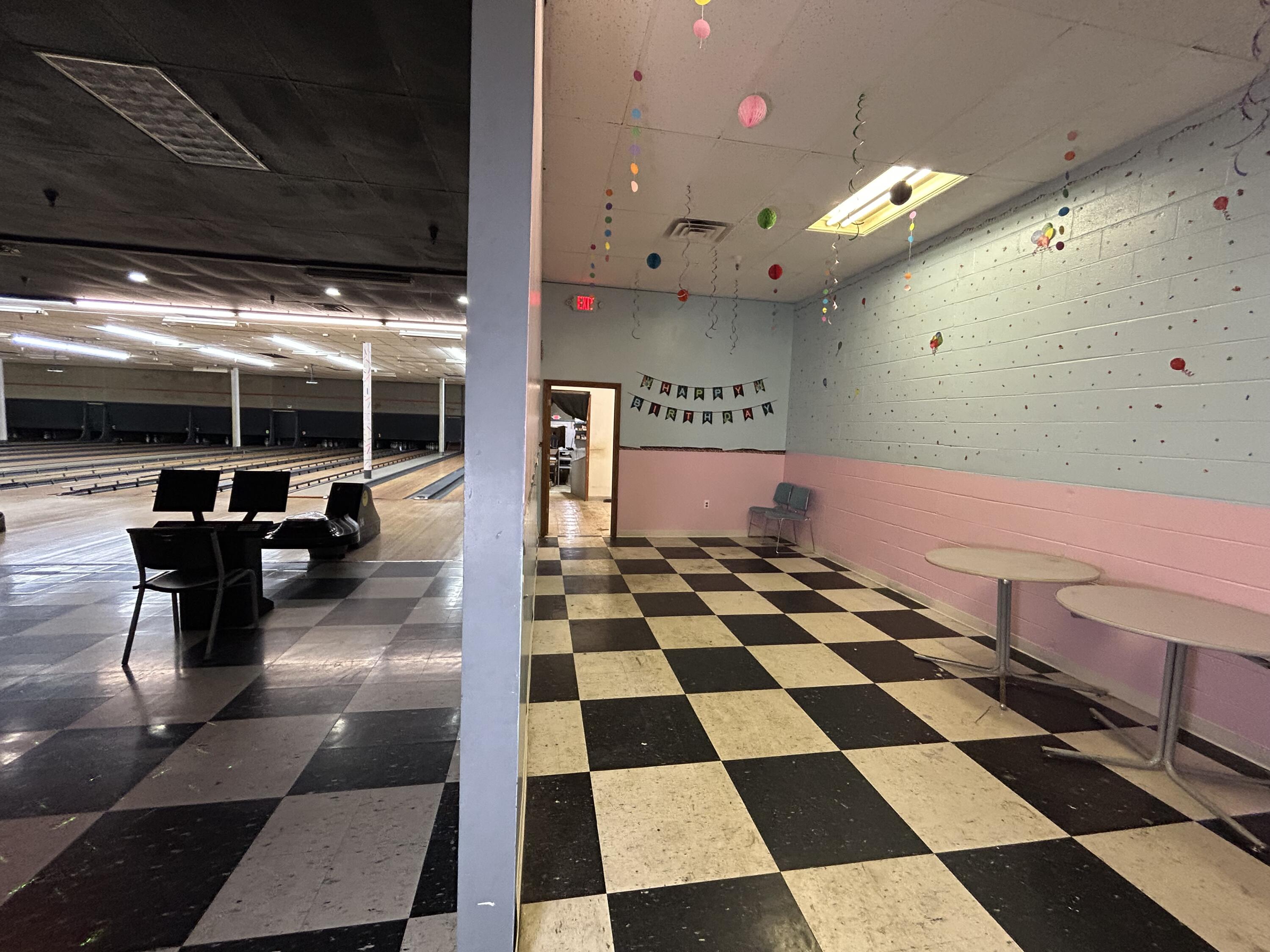 Photo 13 - Commercial Lease for sale – 1827 W Broadway Street  Bolivar, MO