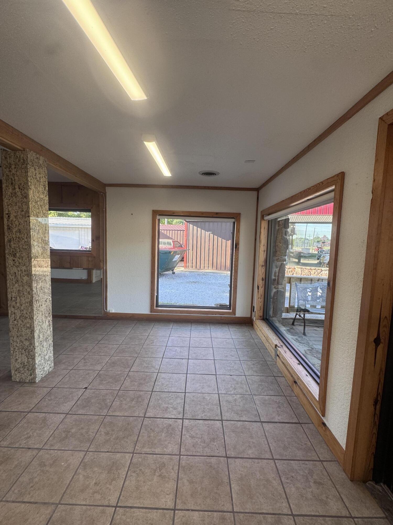 Photo 9 - Commercial Sale for sale – 729 S Neosho Boulevard  Neosho, MO