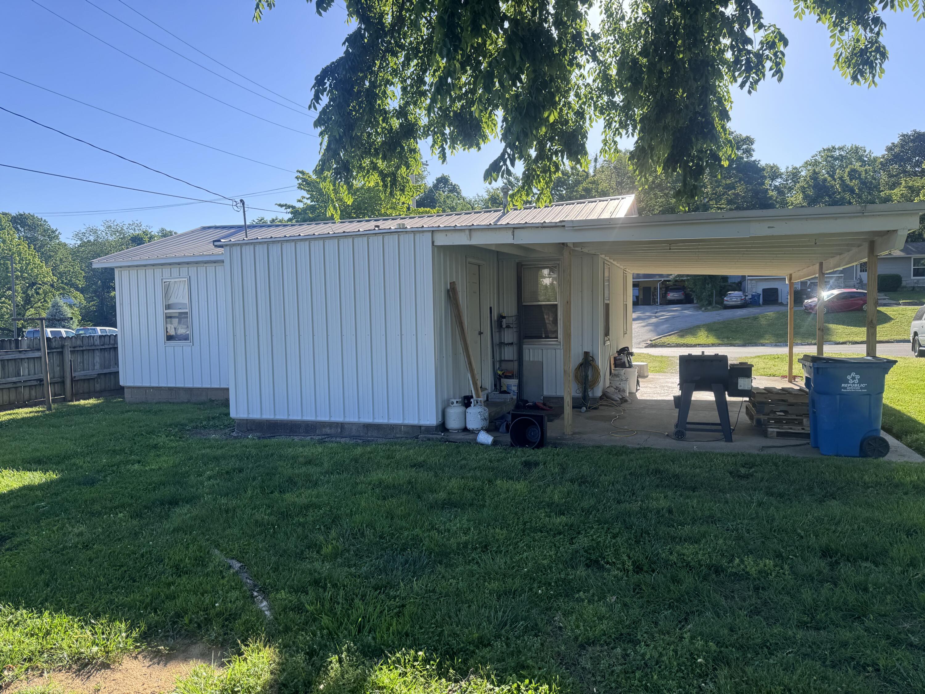 Photo 17 - Commercial Sale for sale – 729 S Neosho Boulevard  Neosho, MO