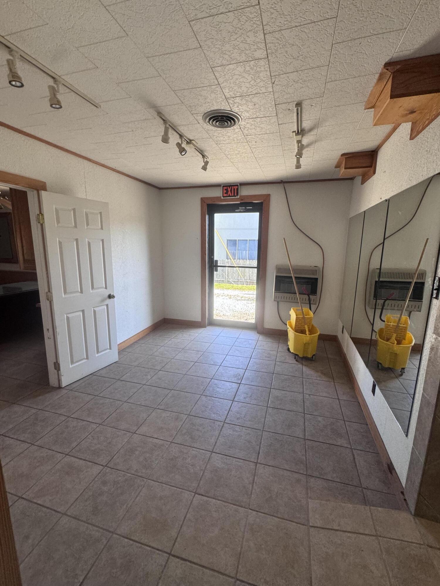 Photo 13 - Commercial Sale for sale – 729 S Neosho Boulevard  Neosho, MO