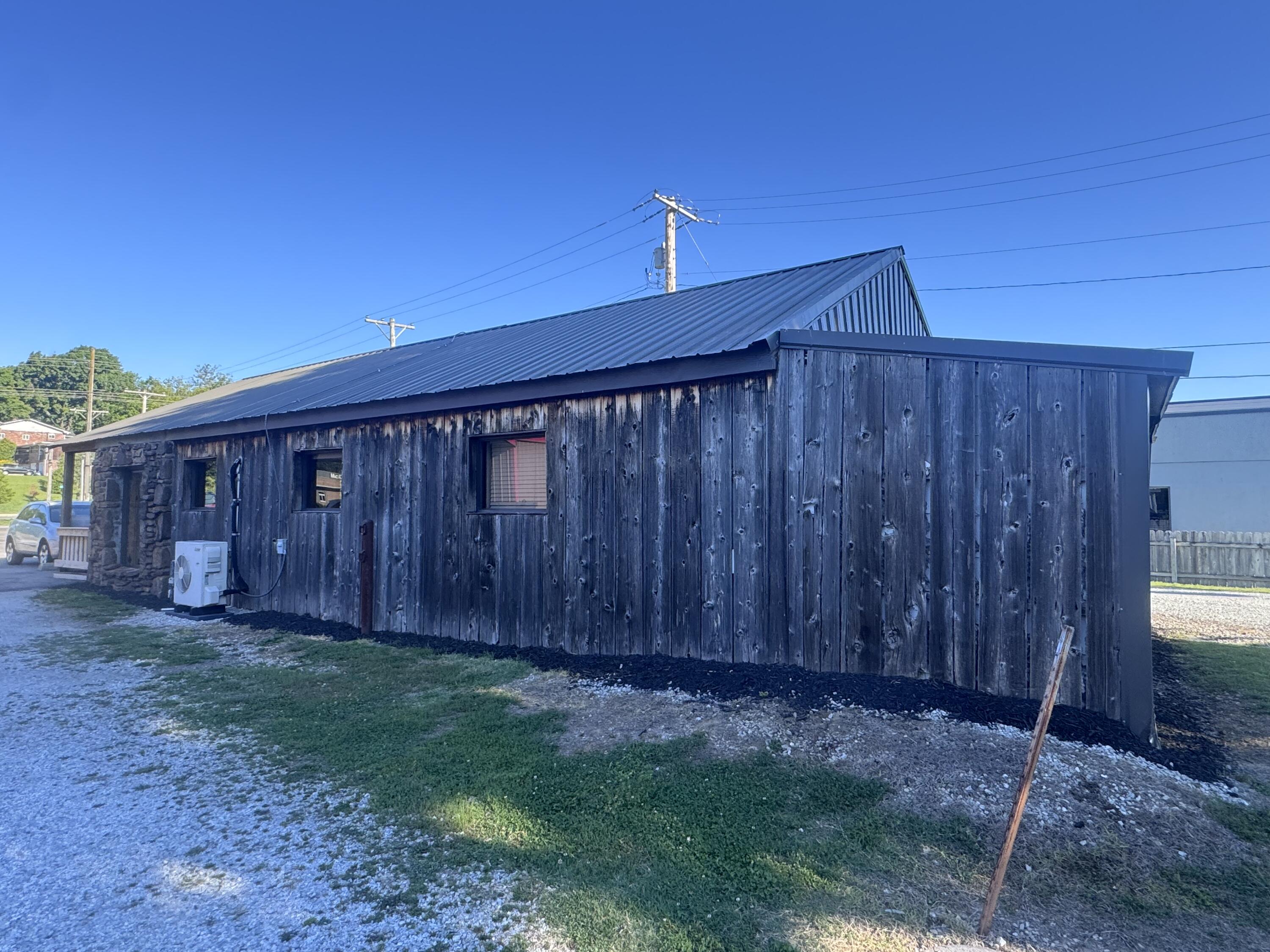 Photo 4 - Commercial Sale for sale – 729 S Neosho Boulevard  Neosho, MO