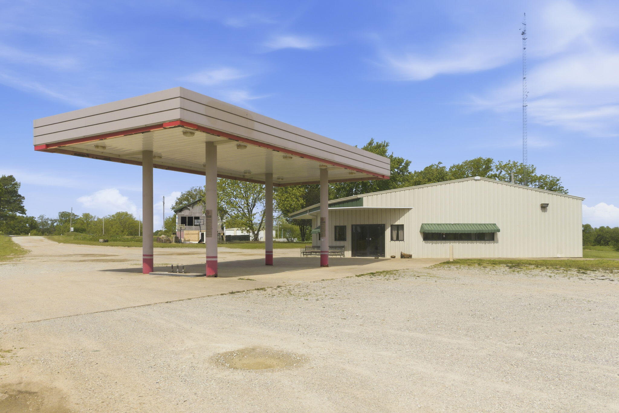 Photo 8 - Commercial Sale for sale – 11901  State Highway 32   Lebanon, MO