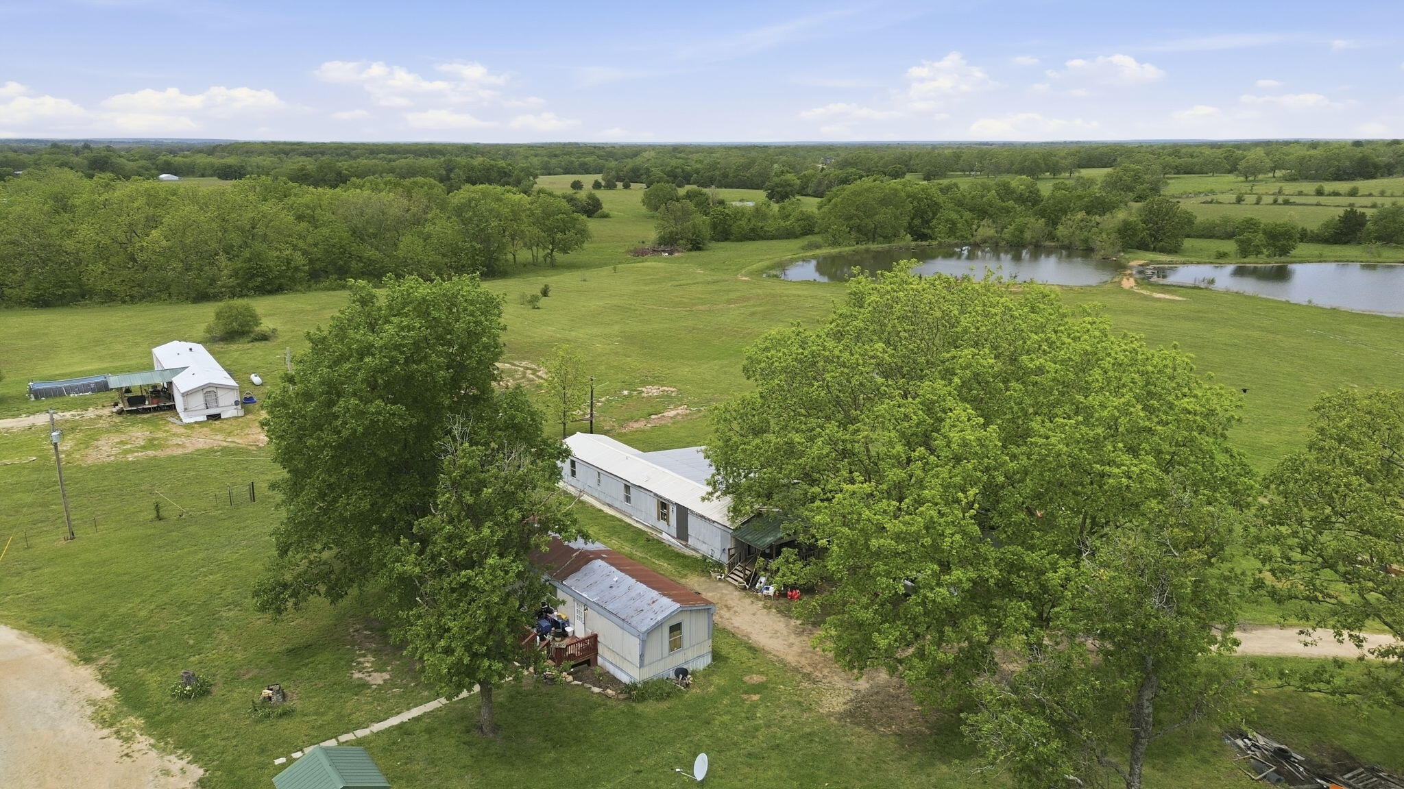 Photo 4 - Commercial Sale for sale – 11901  State Highway 32   Lebanon, MO