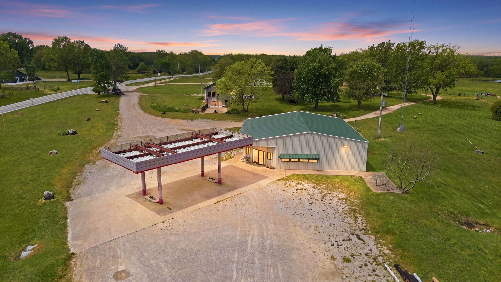 Photo 7 - Commercial Sale for sale – 11901  State Highway 32   Lebanon, MO