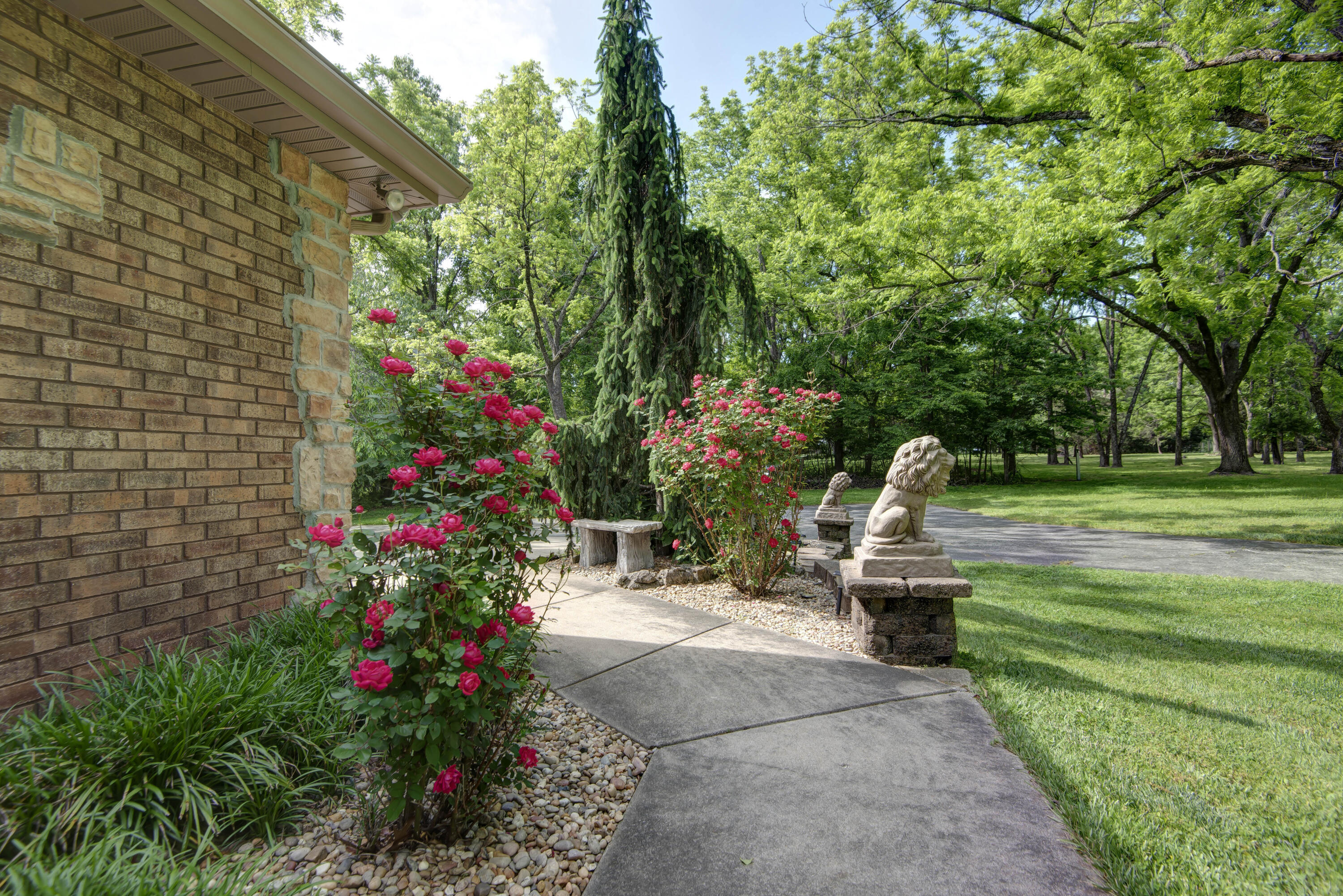 Photo 9 - Residential for sale – 5924 S Farm Road 181   Springfield, MO