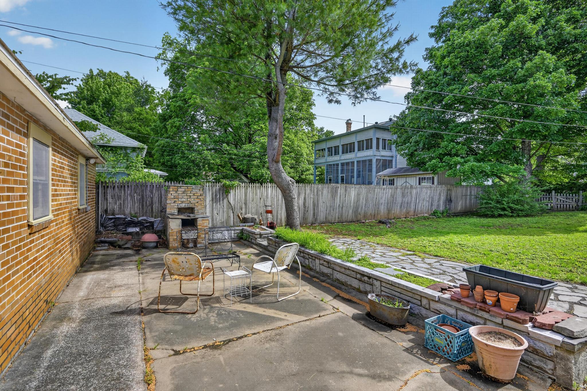 Photo 72 - Residential for sale – 1327 S Main Street  Carthage, MO