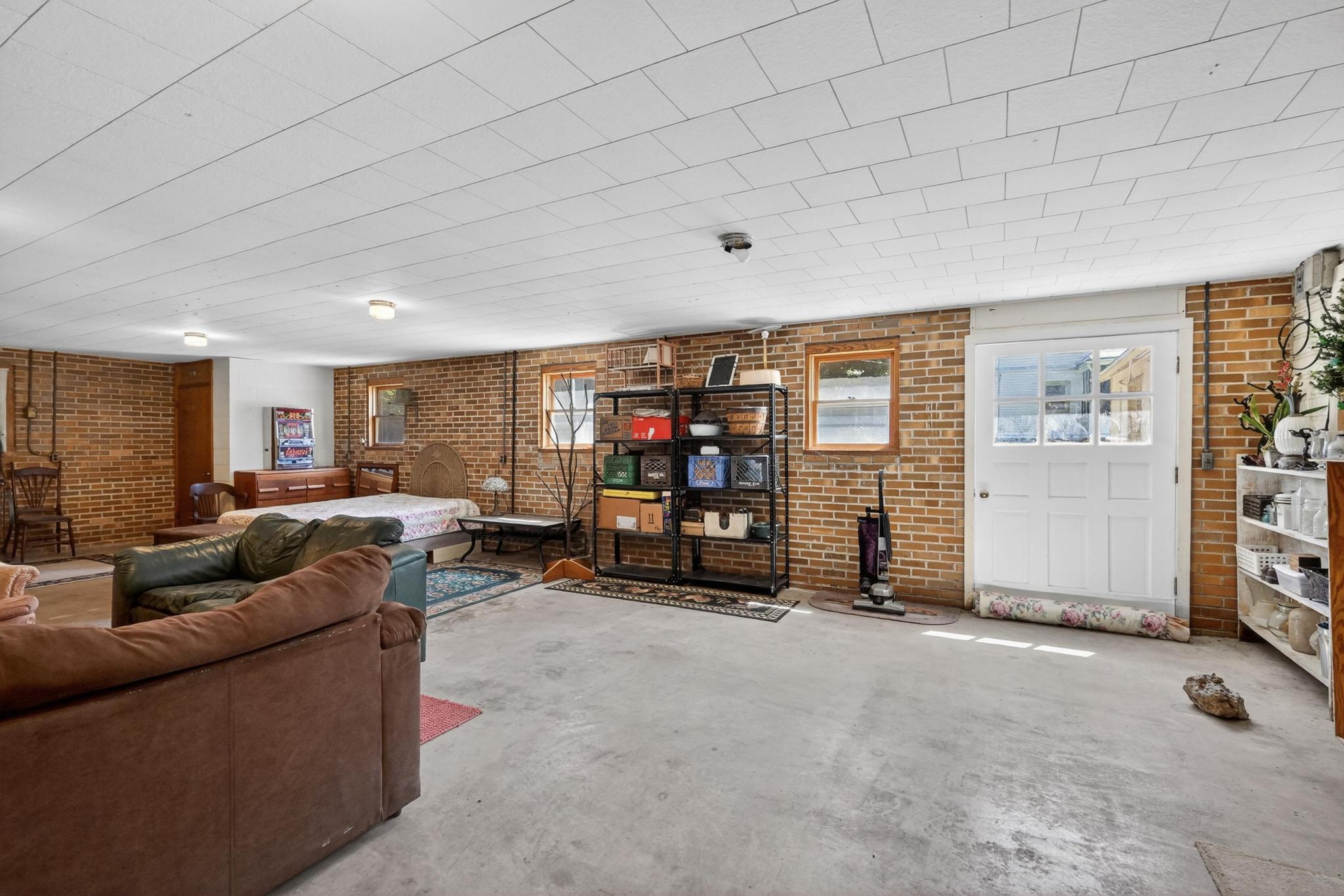 Photo 83 - Residential for sale – 1327 S Main Street  Carthage, MO