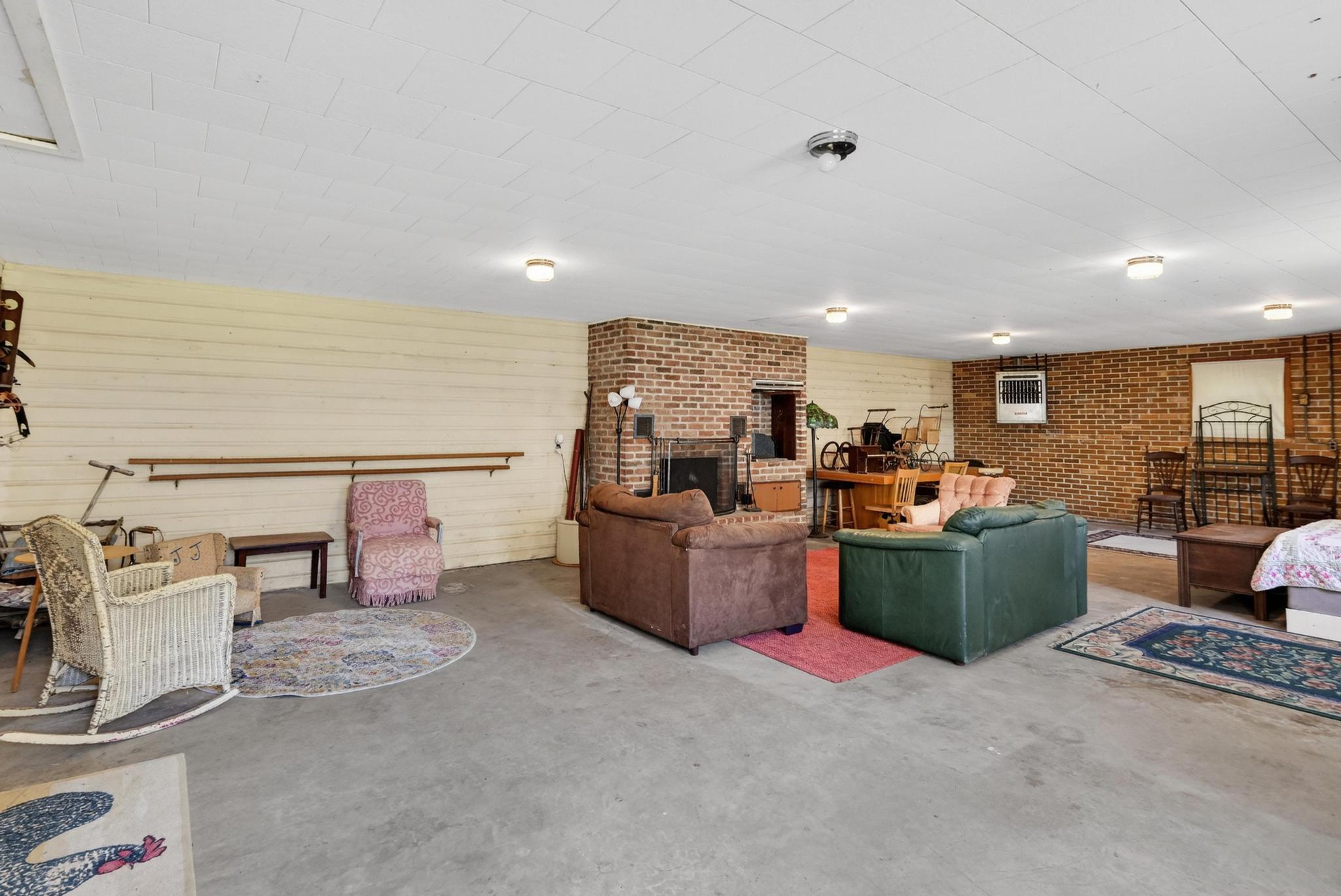 Photo 75 - Residential for sale – 1327 S Main Street  Carthage, MO