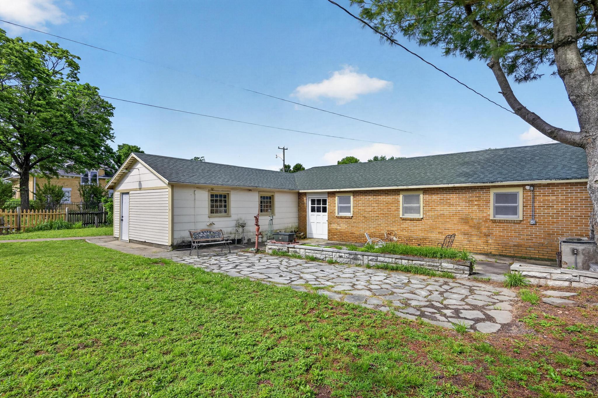 Photo 71 - Residential for sale – 1327 S Main Street  Carthage, MO