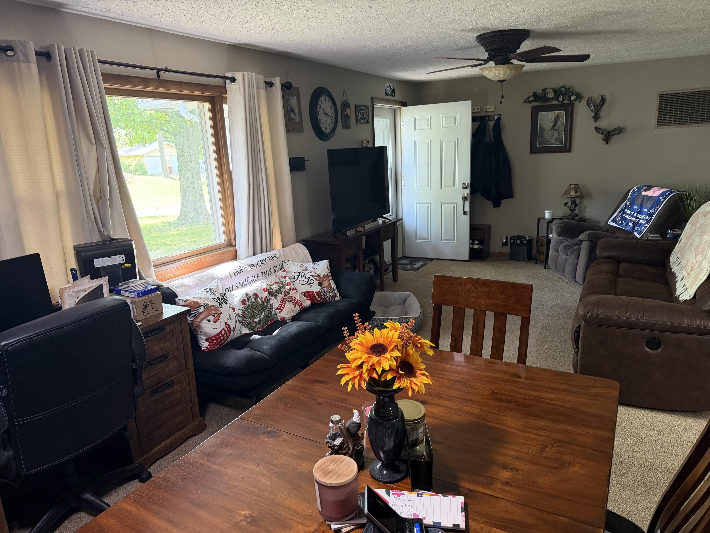Photo 5 - Residential for sale – 105  Walker Court  Exeter, MO