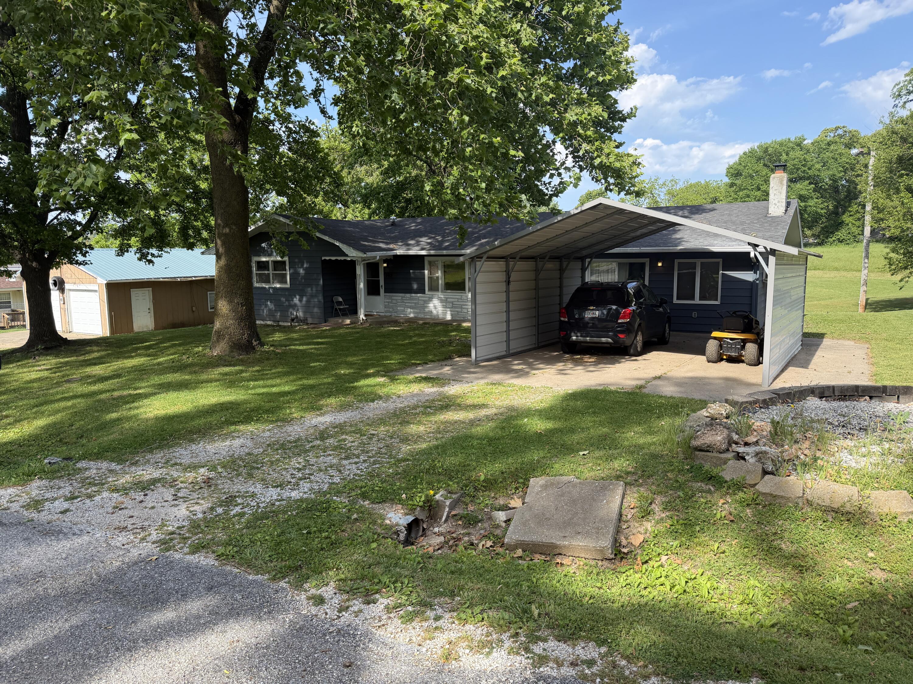 Residential for sale – 105  Walker Court  Exeter, MO