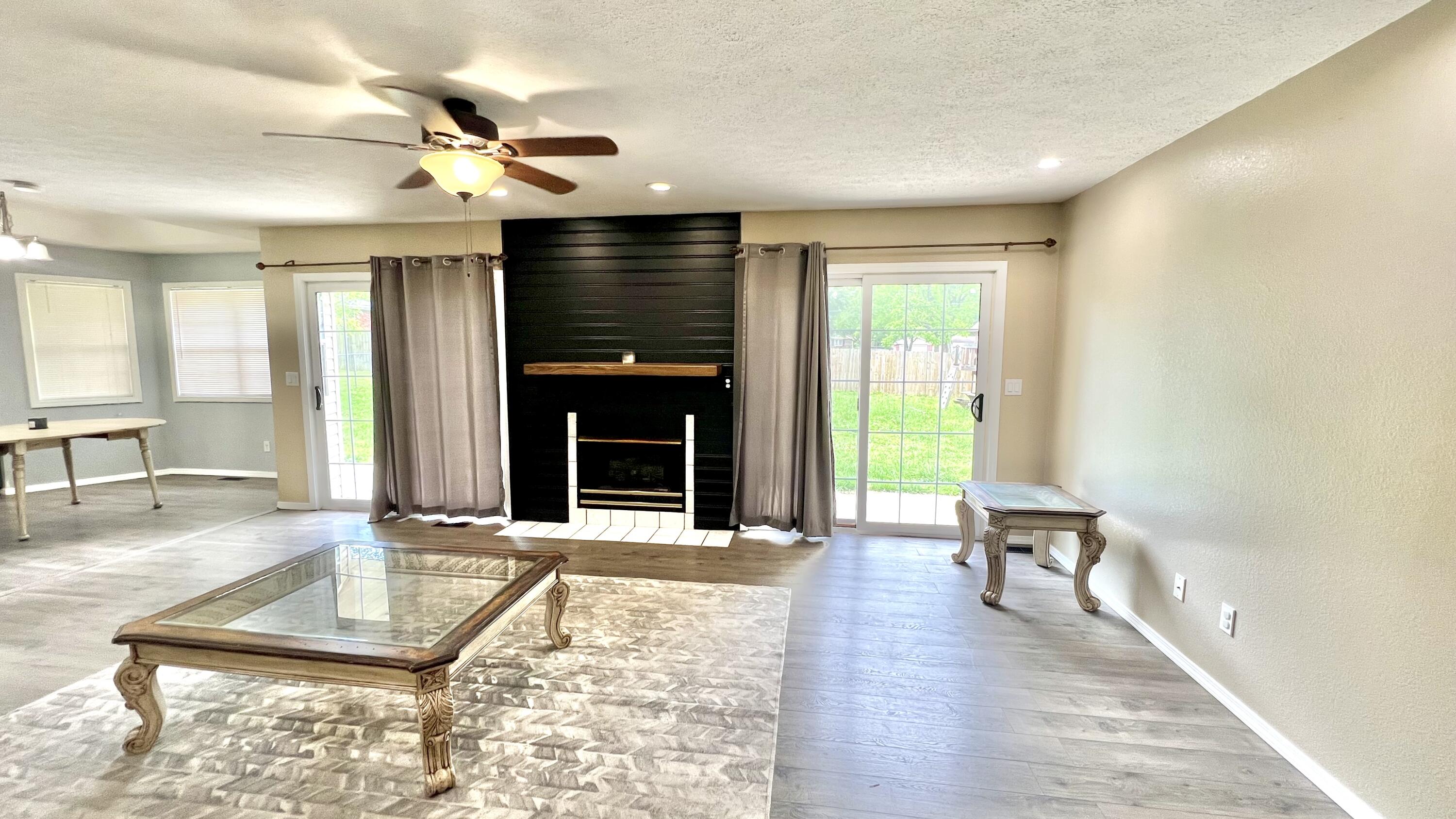 Photo 12 - Residential for sale – 603  Lakeview Drive  Aurora, MO