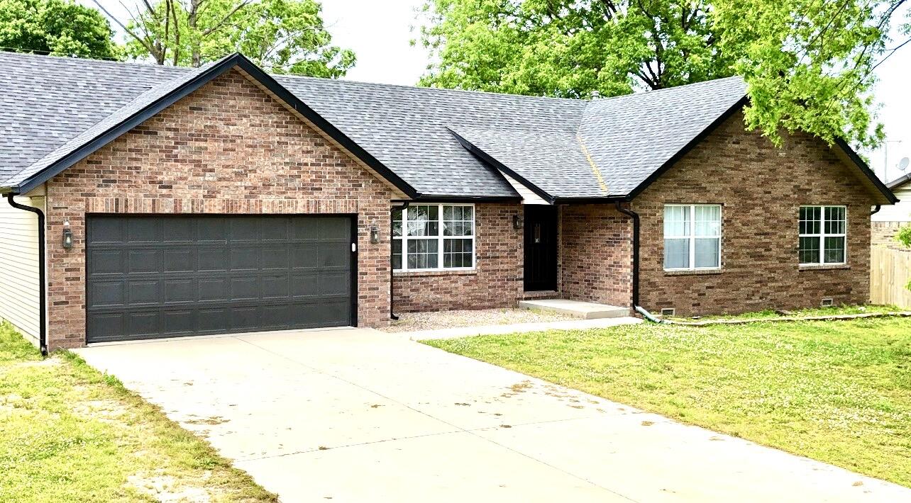 Residential for sale – 603  Lakeview Drive  Aurora, MO