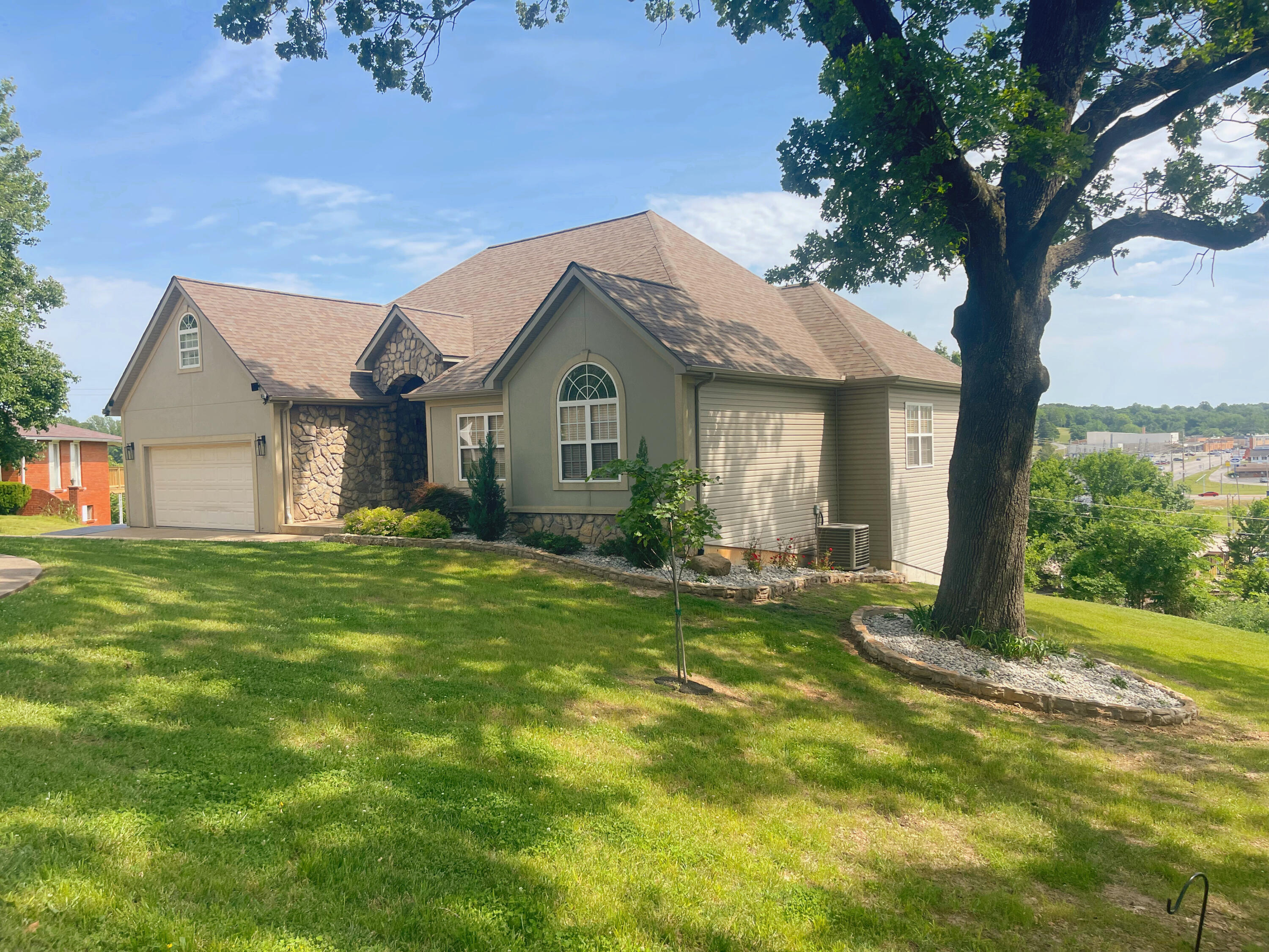 Photo 43 - Residential for sale – 813  Roundup   Neosho, MO