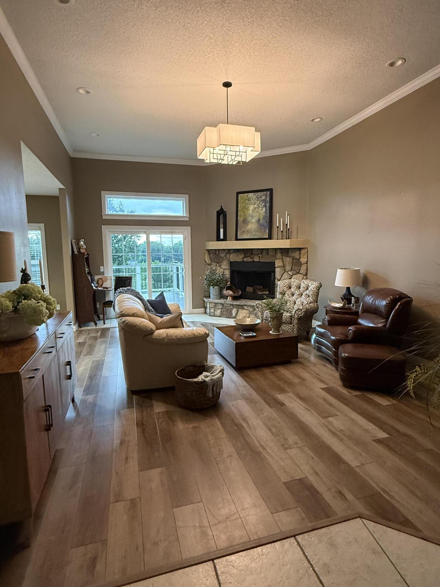 Photo 5 - Residential for sale – 813  Roundup   Neosho, MO